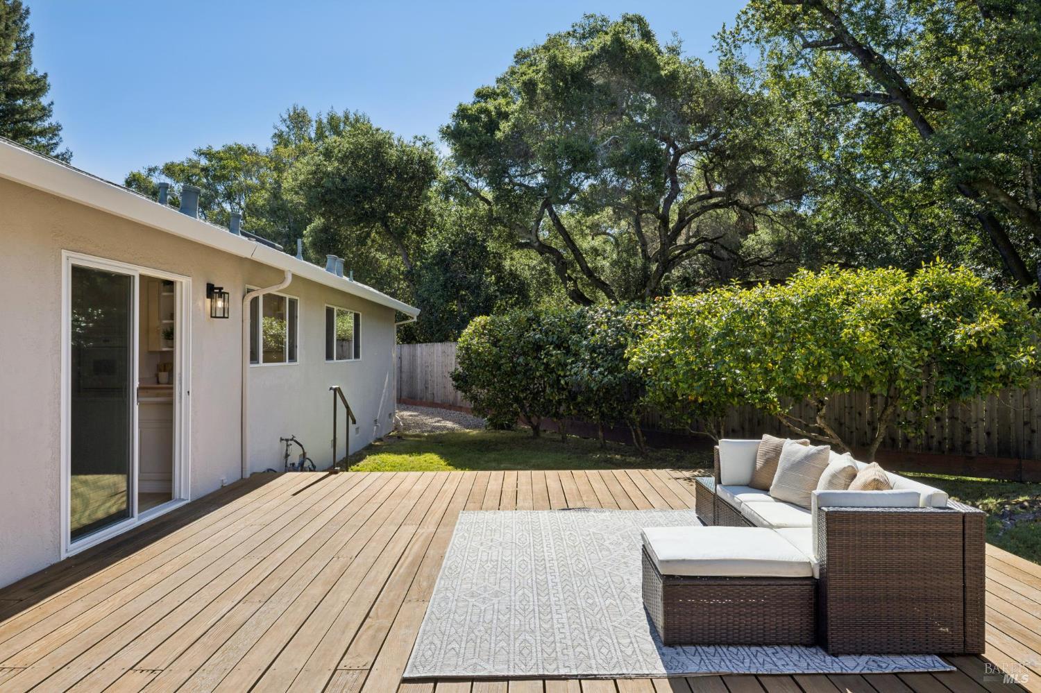 Detail Gallery Image 36 of 59 For 14 Angelica Ct, Novato,  CA 94947 - 5 Beds | 3 Baths