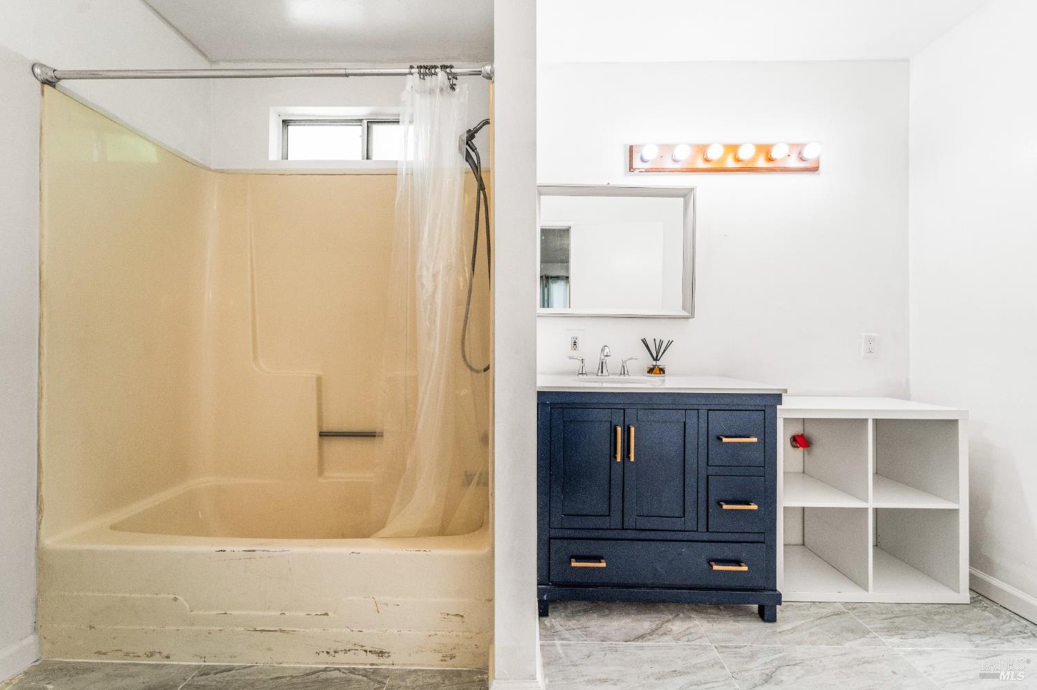 Detail Gallery Image 21 of 50 For 560 Russell St, Vallejo,  CA 94591 - 2 Beds | 2 Baths