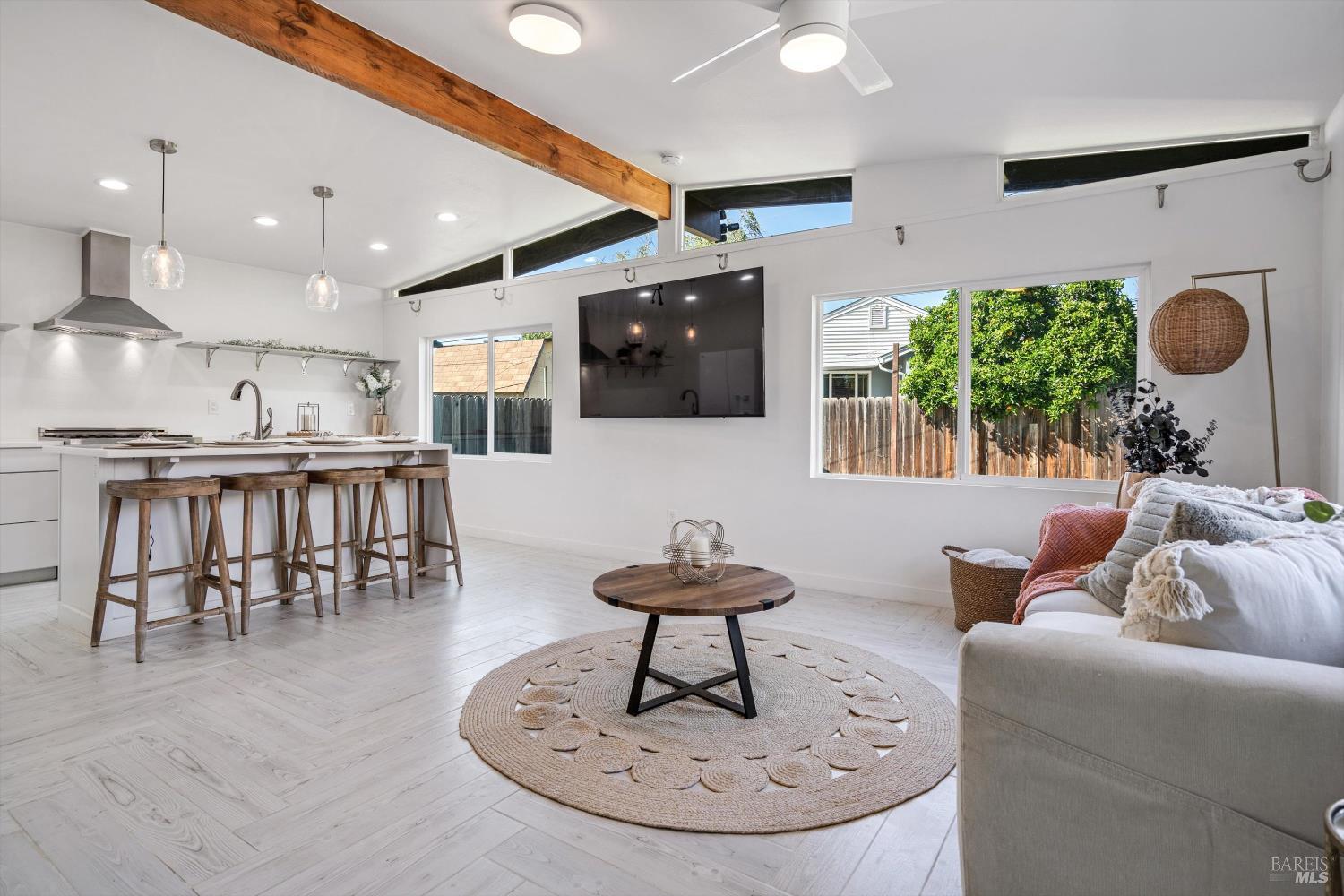 Detail Gallery Image 7 of 29 For 410 Cottonwood Dr, Vallejo,  CA 94591 - 3 Beds | 2 Baths