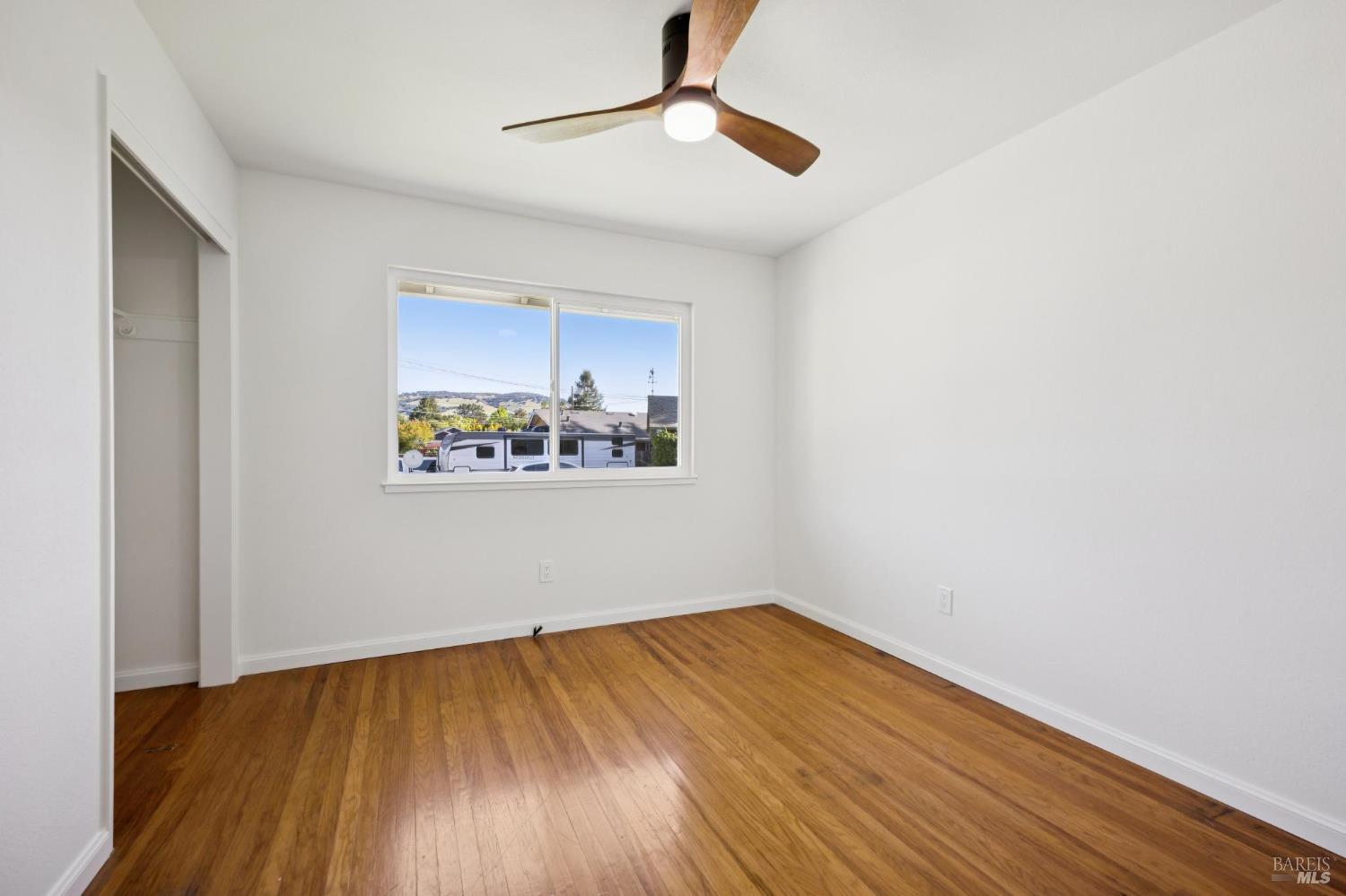 Detail Gallery Image 28 of 59 For 14 Angelica Ct, Novato,  CA 94947 - 5 Beds | 3 Baths