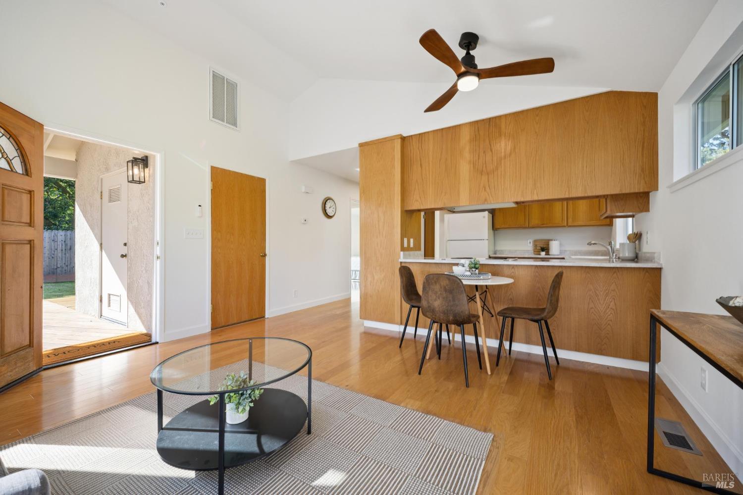 Detail Gallery Image 46 of 59 For 14 Angelica Ct, Novato,  CA 94947 - 5 Beds | 3 Baths