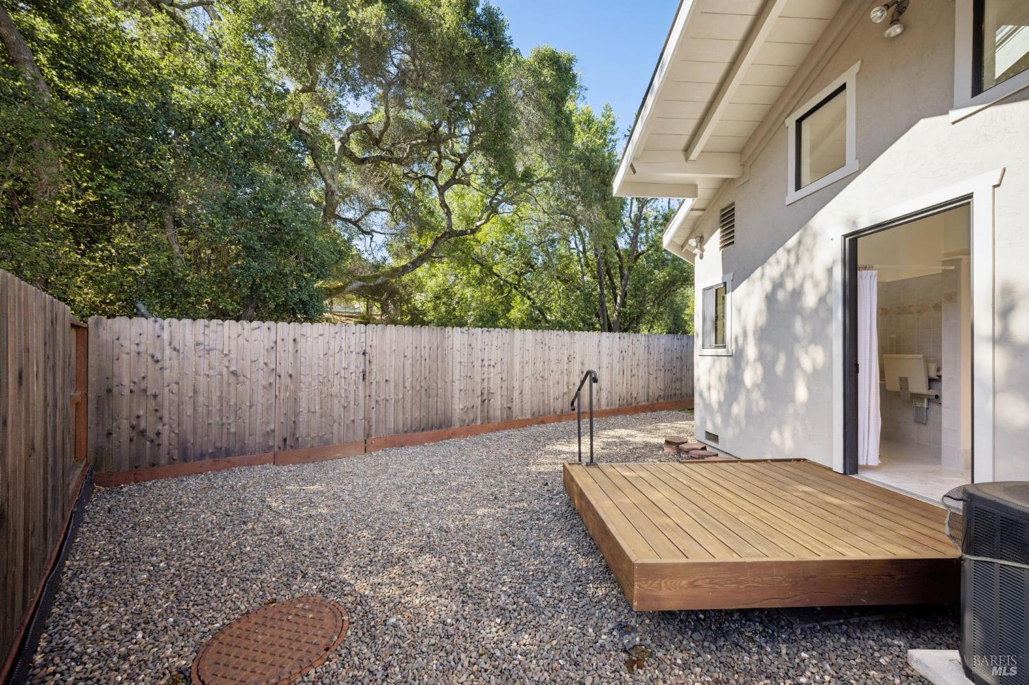 Detail Gallery Image 35 of 59 For 14 Angelica Ct, Novato,  CA 94947 - 5 Beds | 3 Baths