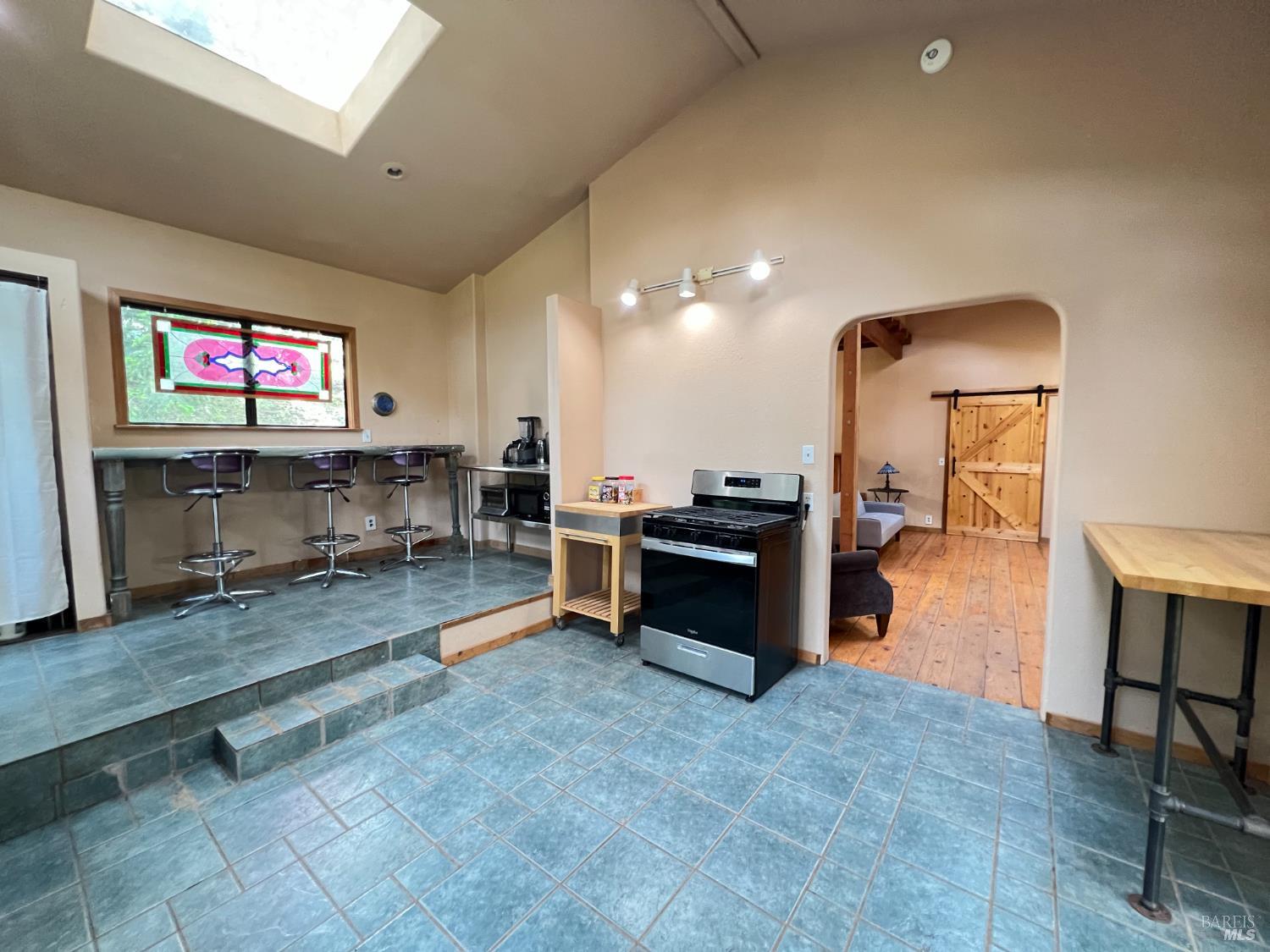 Detail Gallery Image 9 of 42 For 4000 Ridgewood Rd, Willits,  CA 95490 - 2 Beds | 2 Baths