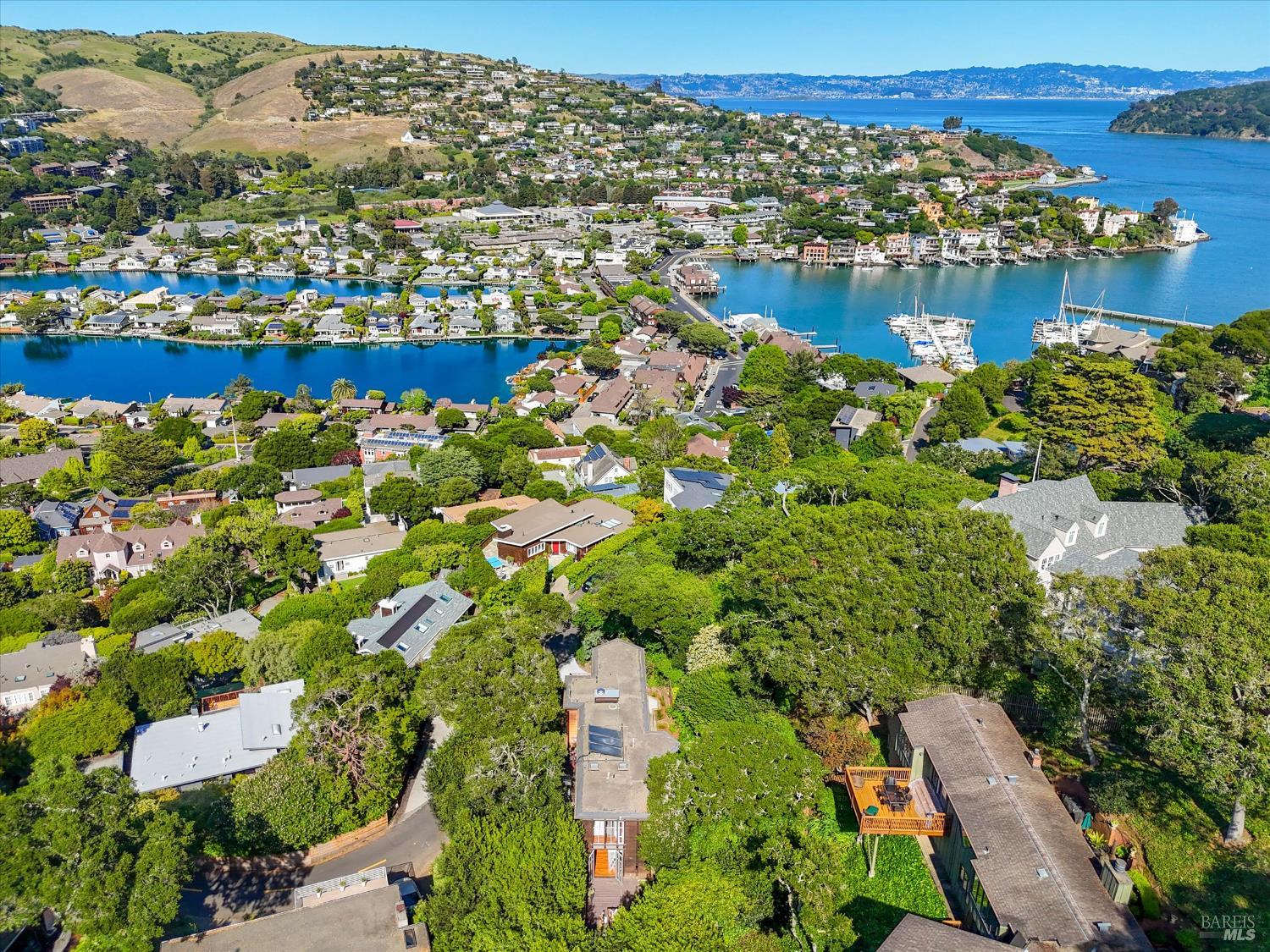 Detail Gallery Image 46 of 47 For 45 Bella Vista Ave, Belvedere,  CA 94920 - 4 Beds | 3 Baths