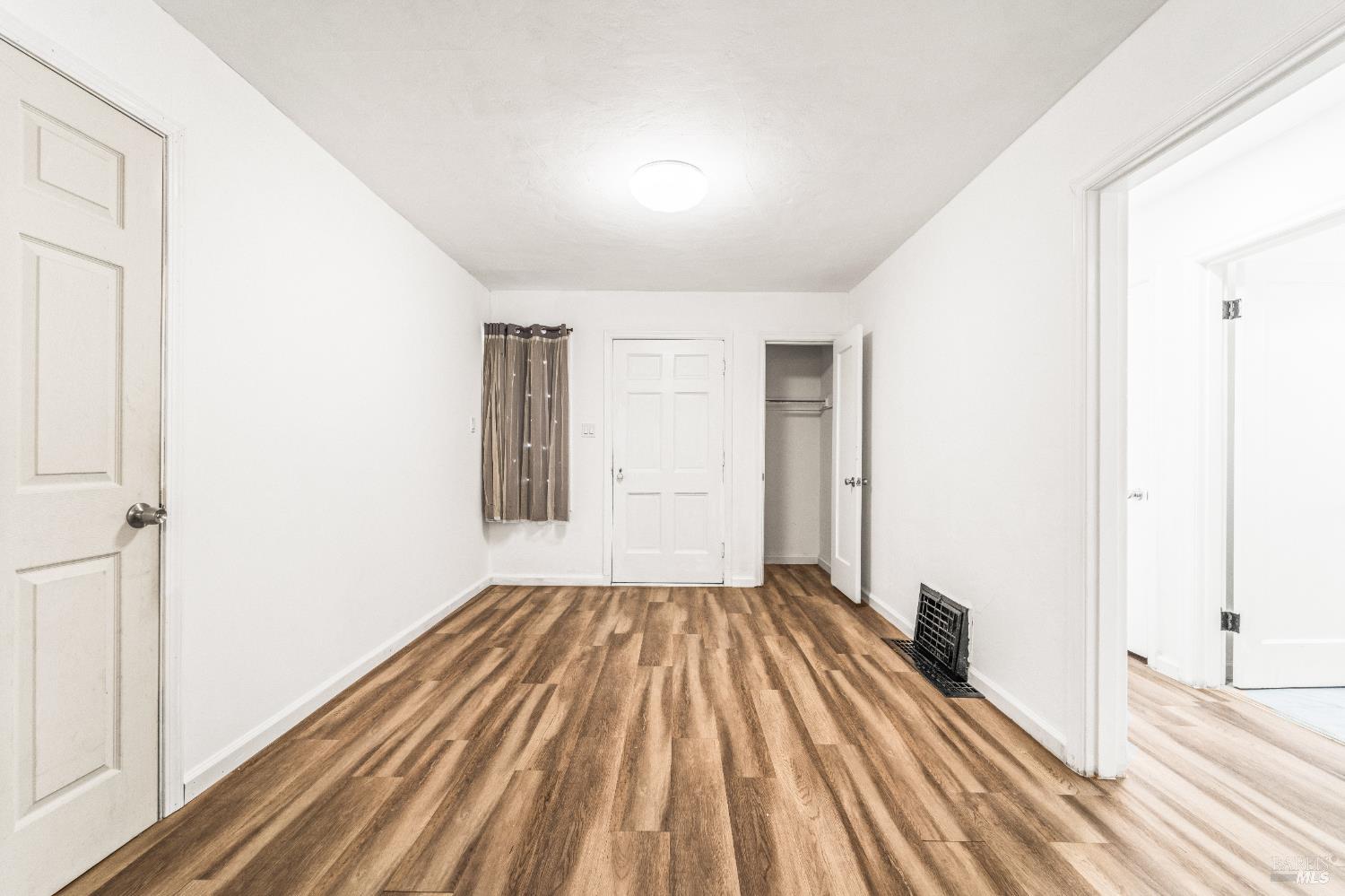 Detail Gallery Image 4 of 50 For 560 Russell St, Vallejo,  CA 94591 - 2 Beds | 2 Baths