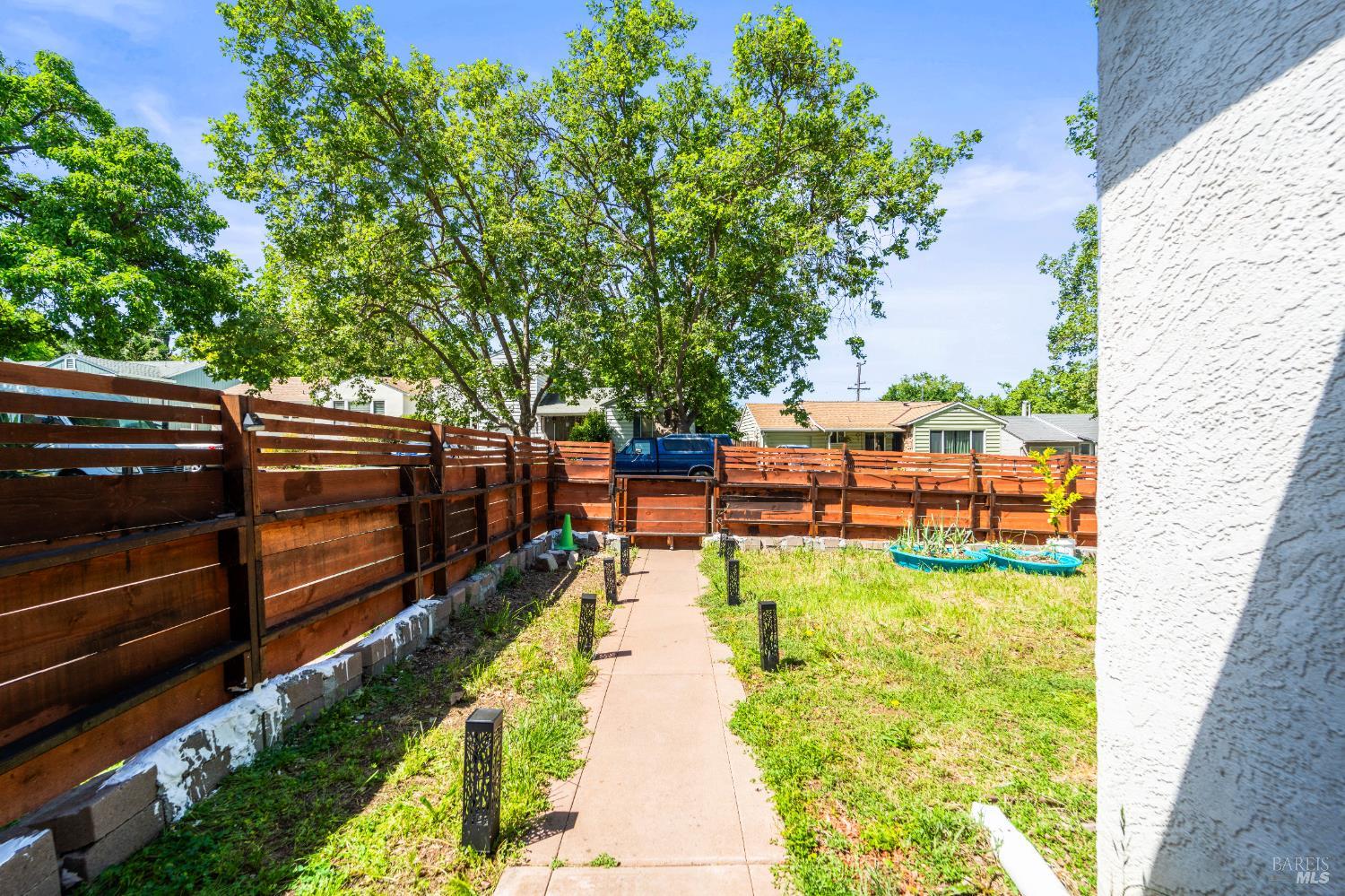 Detail Gallery Image 43 of 50 For 560 Russell St, Vallejo,  CA 94591 - 2 Beds | 2 Baths