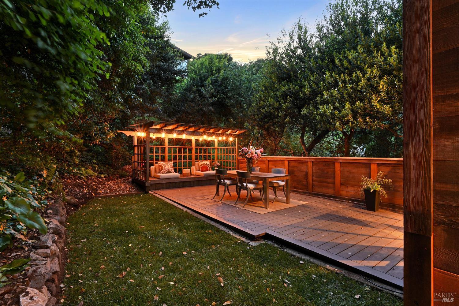 Detail Gallery Image 16 of 47 For 45 Bella Vista Ave, Belvedere,  CA 94920 - 4 Beds | 3 Baths