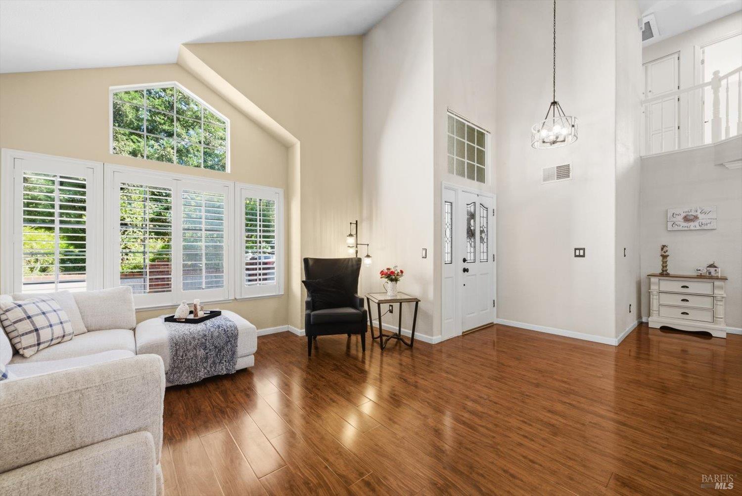 Detail Gallery Image 13 of 67 For 612 Cougar Ct, Vacaville,  CA 95688 - 4 Beds | 2/1 Baths