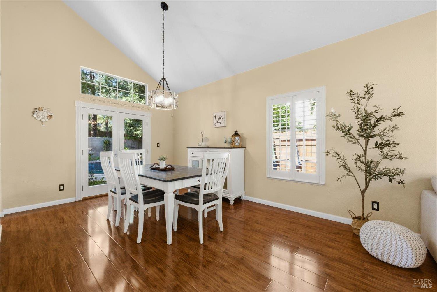 Detail Gallery Image 16 of 67 For 612 Cougar Ct, Vacaville,  CA 95688 - 4 Beds | 2/1 Baths