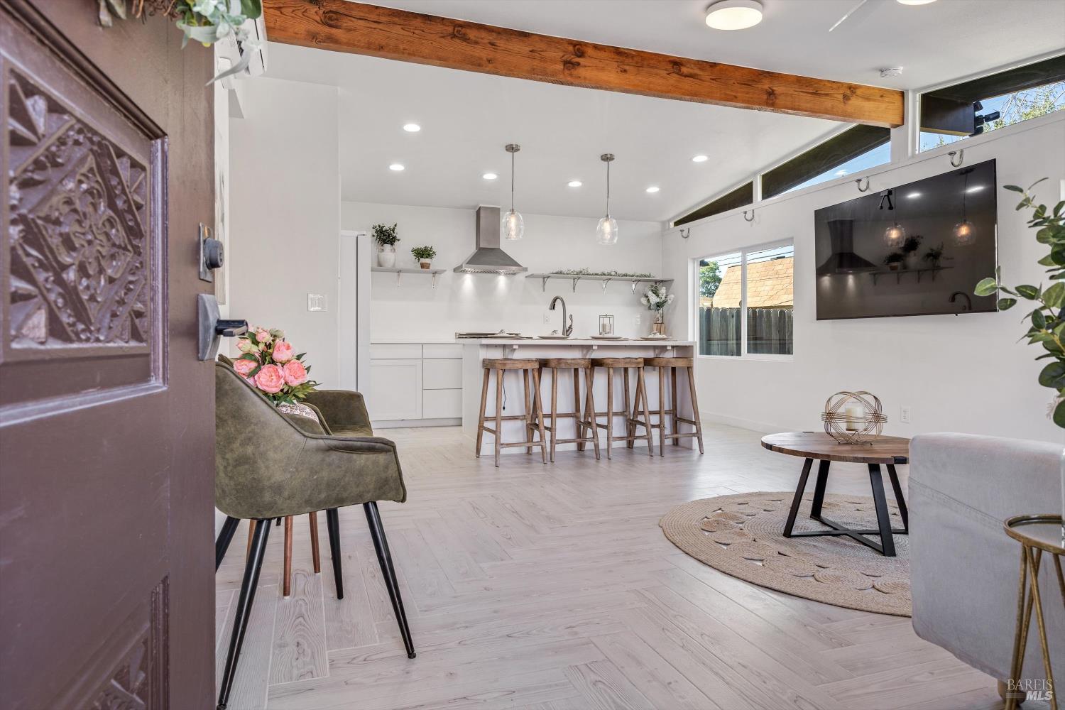 Detail Gallery Image 6 of 29 For 410 Cottonwood Dr, Vallejo,  CA 94591 - 3 Beds | 2 Baths