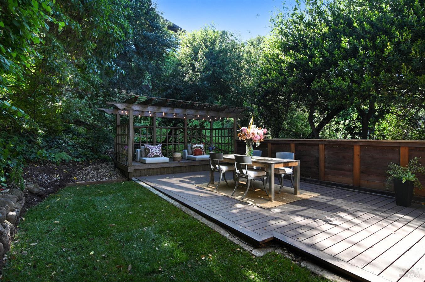 Detail Gallery Image 18 of 47 For 45 Bella Vista Ave, Belvedere,  CA 94920 - 4 Beds | 3 Baths