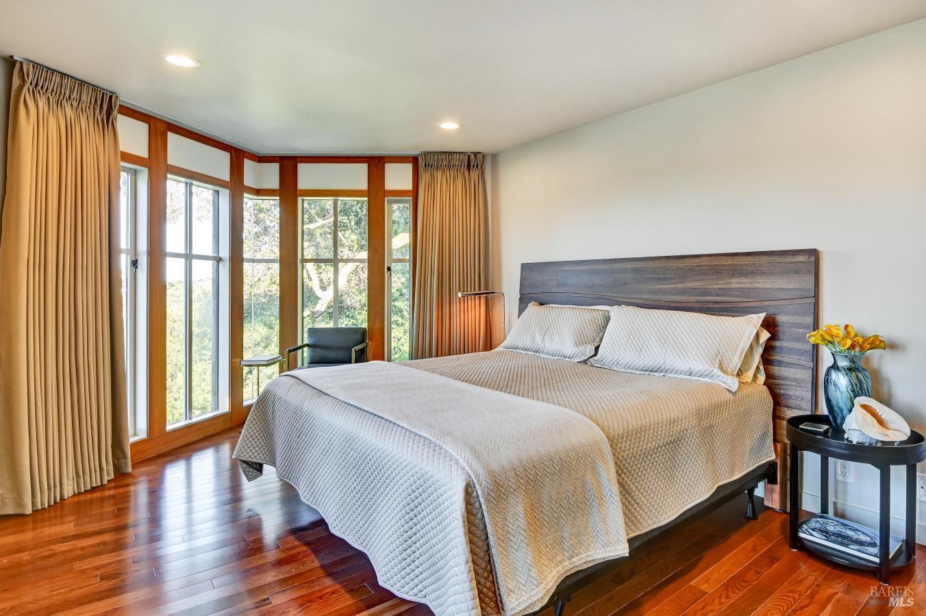 Detail Gallery Image 21 of 47 For 45 Bella Vista Ave, Belvedere,  CA 94920 - 4 Beds | 3 Baths