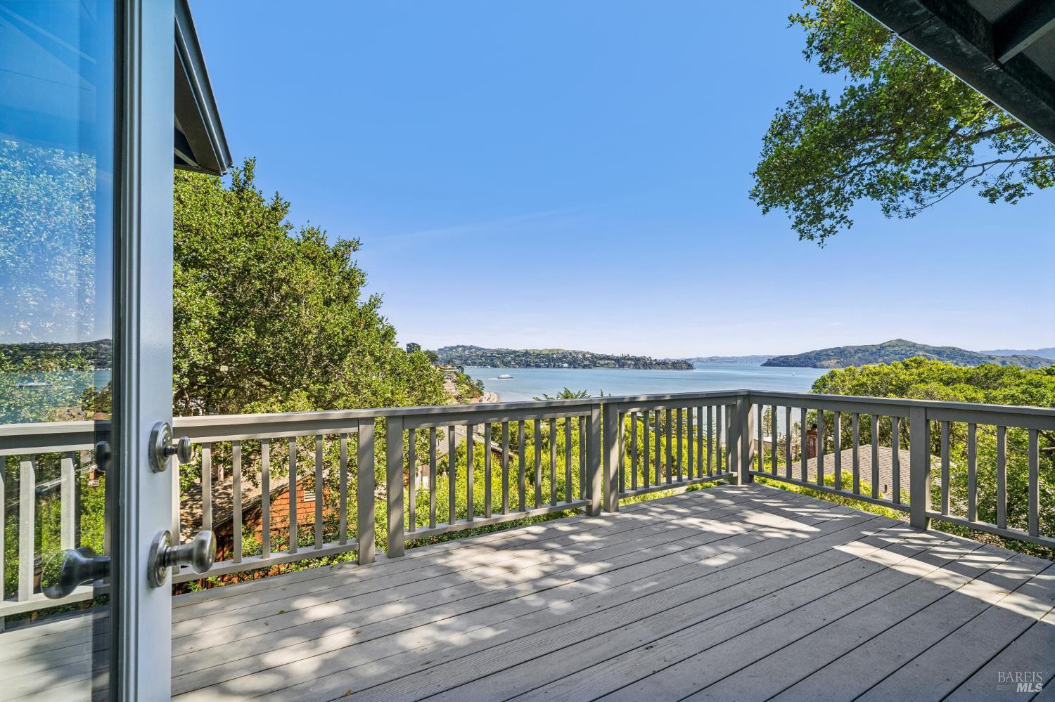 Detail Gallery Image 16 of 55 For 126 Edwards Ave, Sausalito,  CA 94965 - – Beds | – Baths