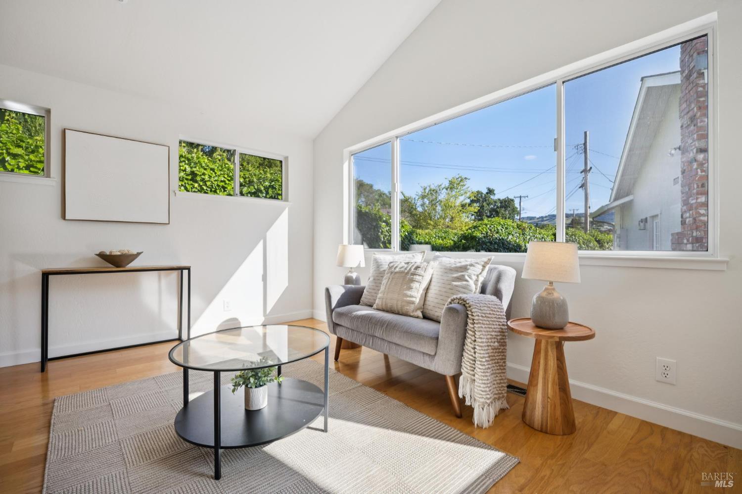 Detail Gallery Image 45 of 59 For 14 Angelica Ct, Novato,  CA 94947 - 5 Beds | 3 Baths