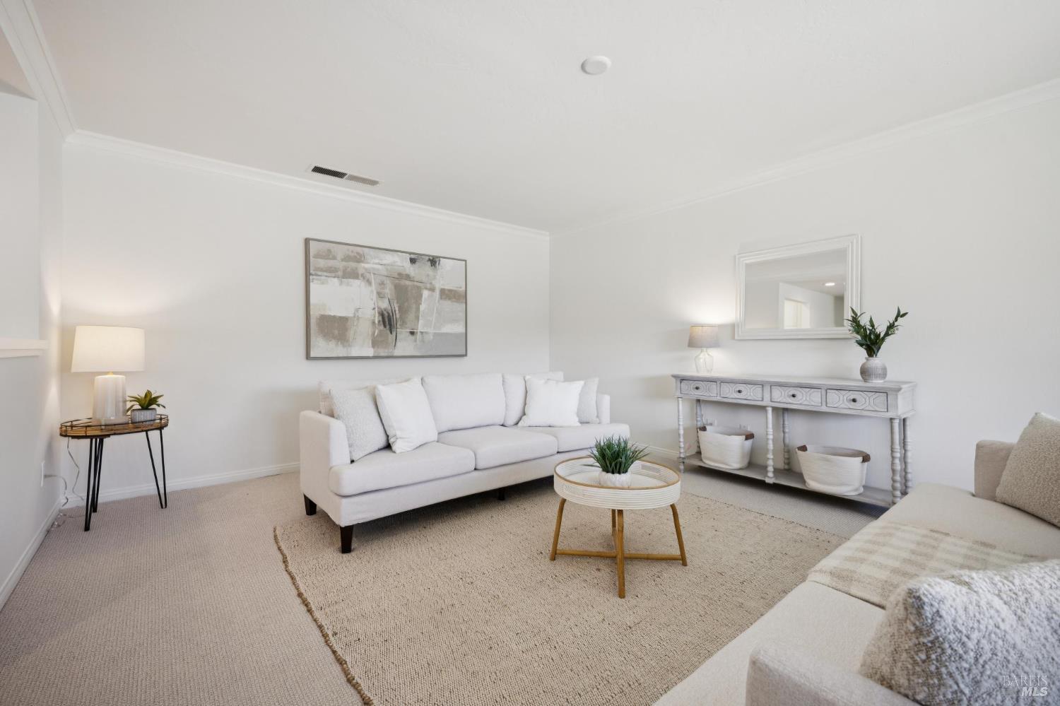 Detail Gallery Image 5 of 59 For 14 Angelica Ct, Novato,  CA 94947 - 5 Beds | 3 Baths