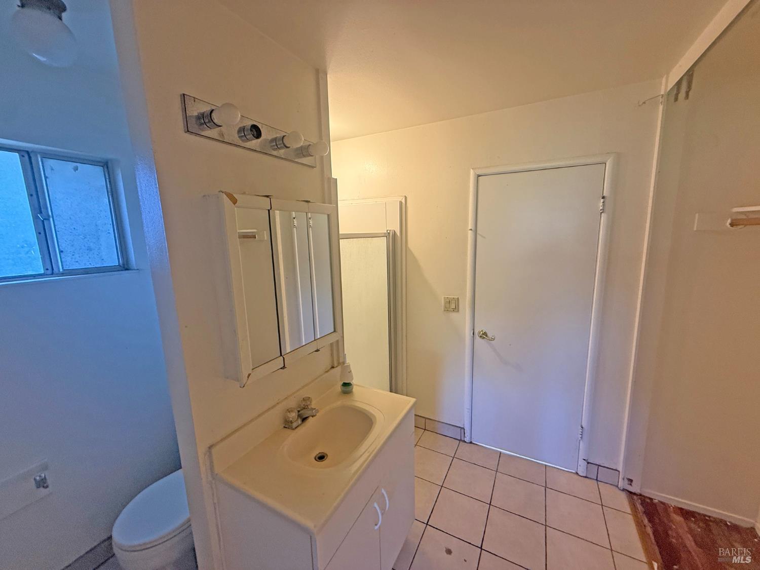 Detail Gallery Image 11 of 14 For 806 Finch Way, Fairfield,  CA 94533 - 4 Beds | 2 Baths