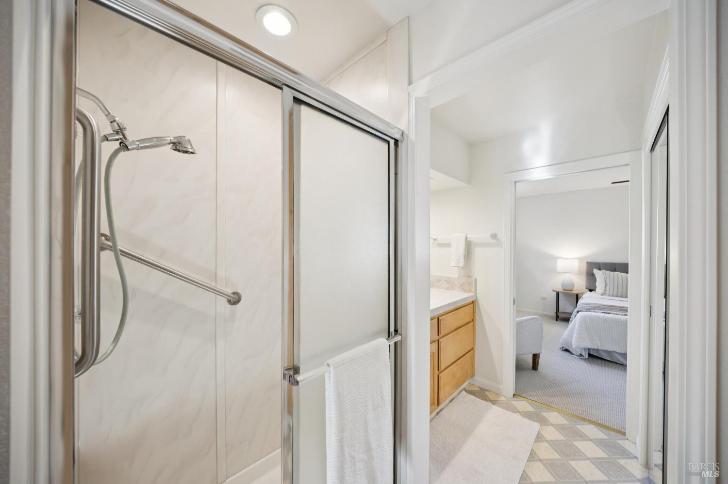 Detail Gallery Image 23 of 59 For 14 Angelica Ct, Novato,  CA 94947 - 5 Beds | 3 Baths