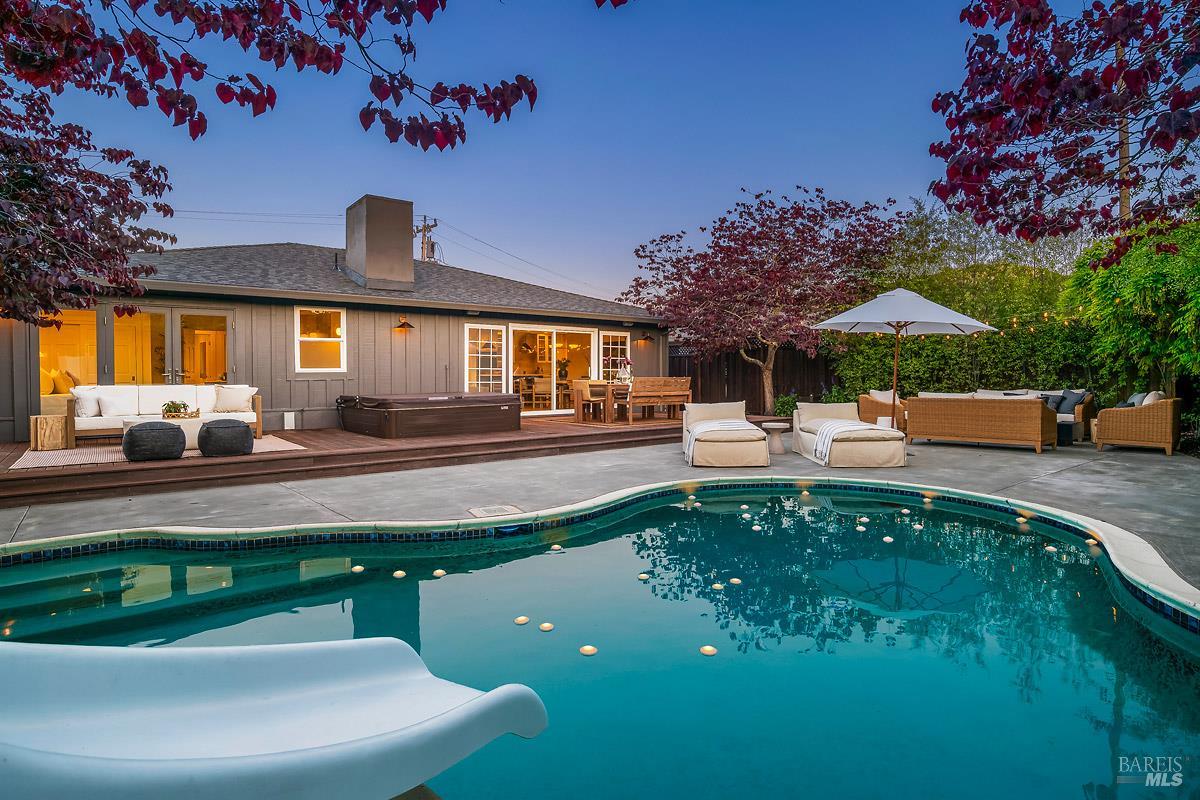 Detail Gallery Image 36 of 42 For 114 Golden Hind Psge, Corte Madera,  CA 94925 - 3 Beds | 2 Baths