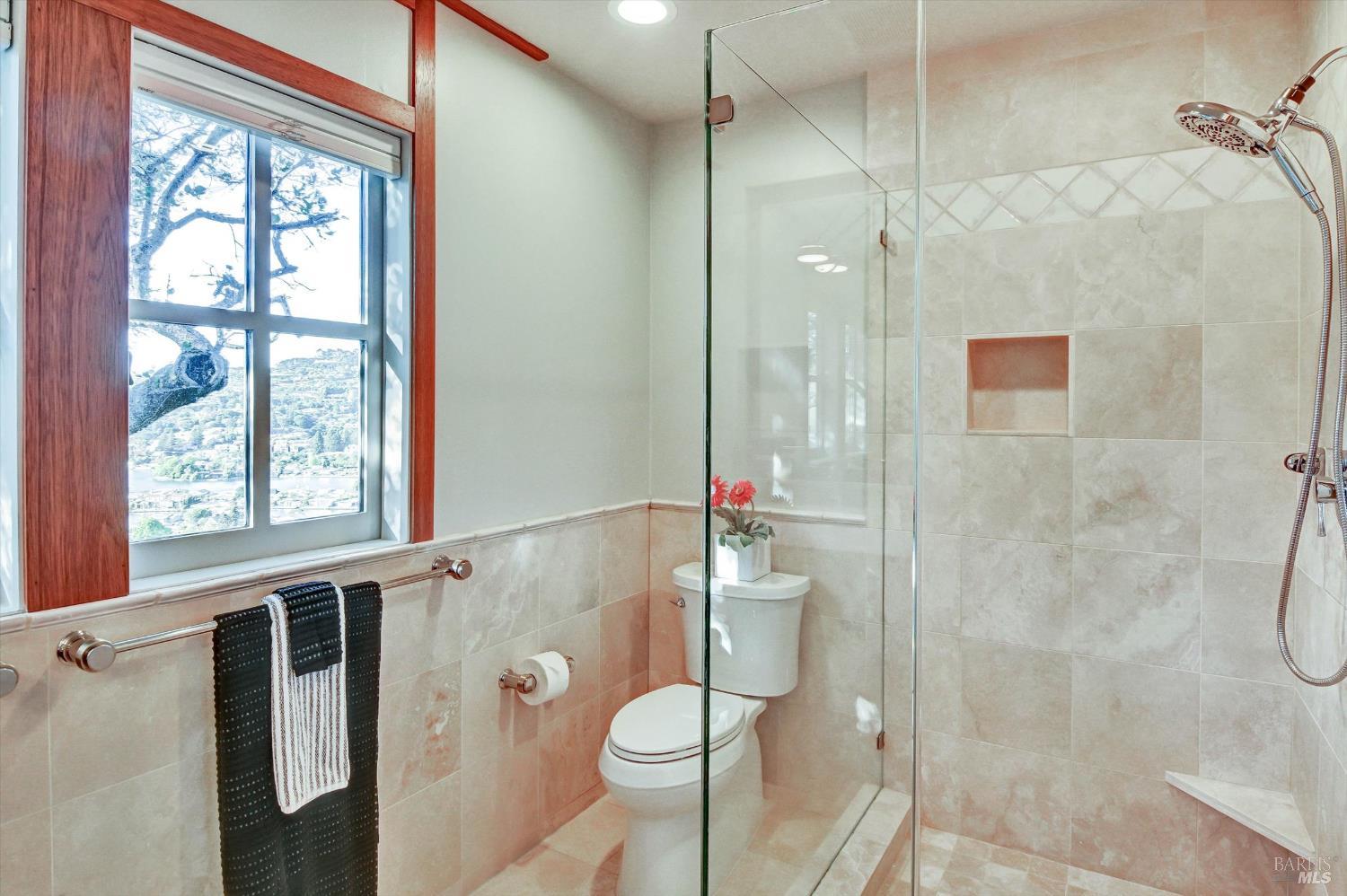 Detail Gallery Image 36 of 47 For 45 Bella Vista Ave, Belvedere,  CA 94920 - 4 Beds | 3 Baths