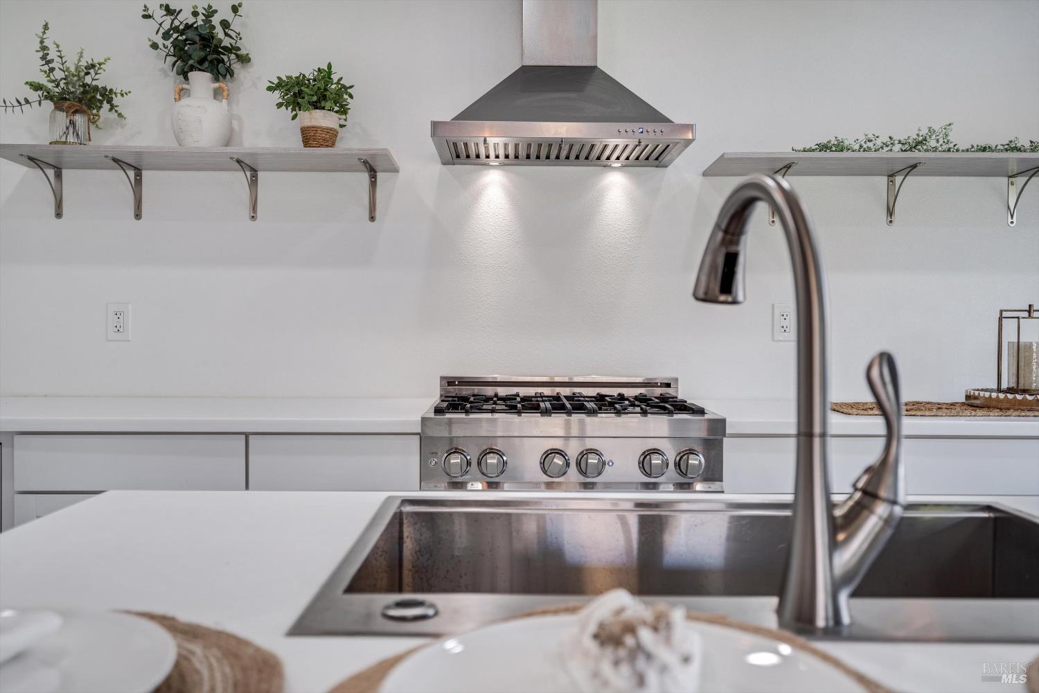 Detail Gallery Image 13 of 29 For 410 Cottonwood Dr, Vallejo,  CA 94591 - 3 Beds | 2 Baths