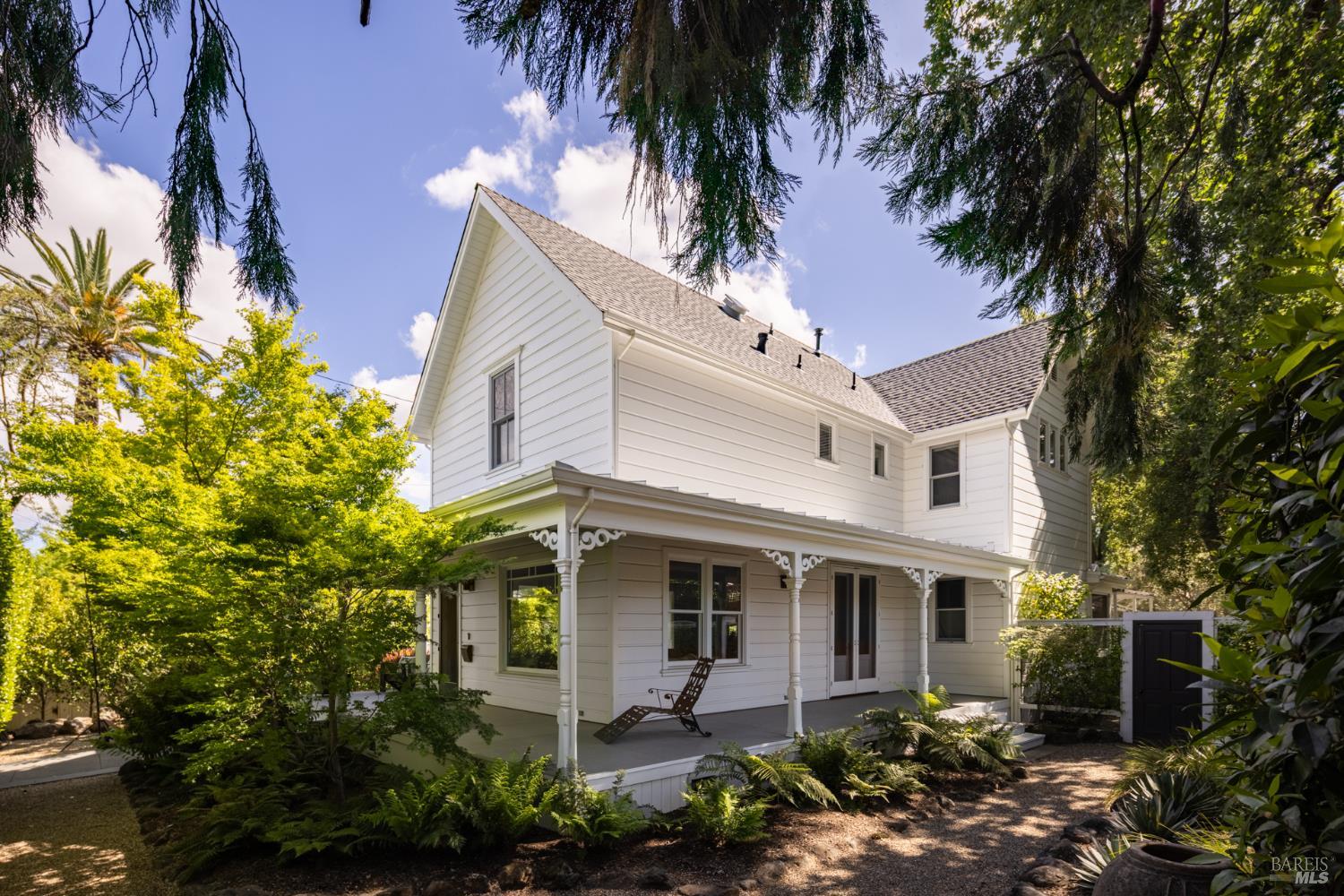 Detail Gallery Image 10 of 51 For 1331 Stockton St, Saint Helena,  CA 94574 - 3 Beds | 2/1 Baths