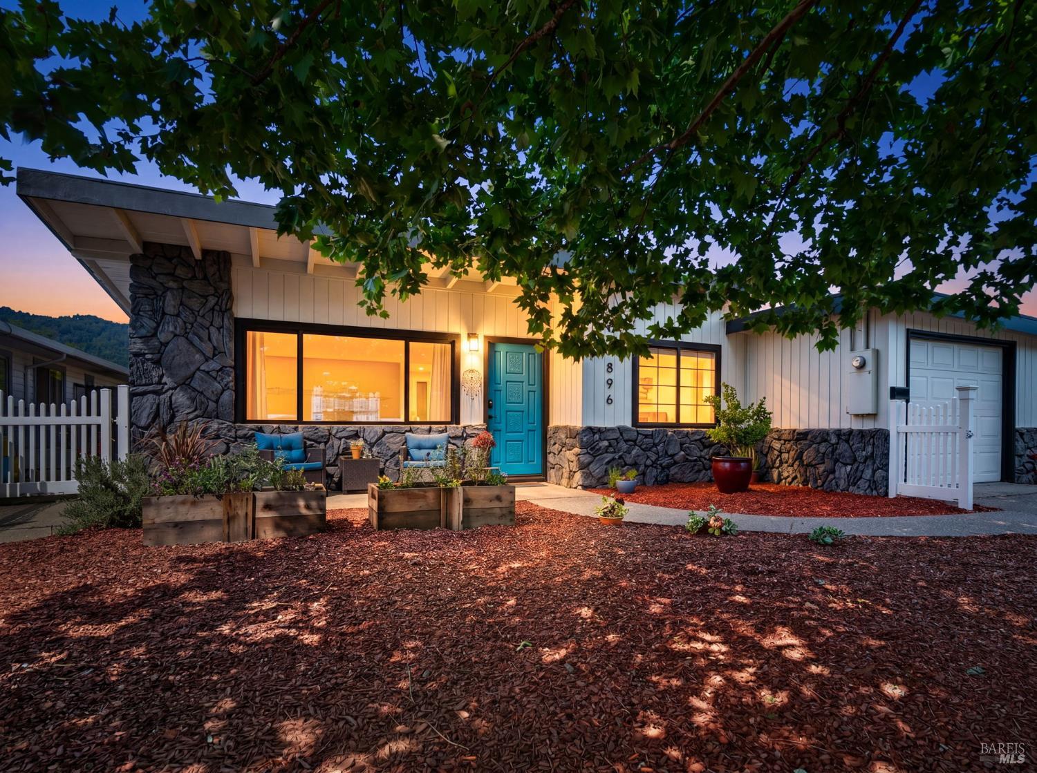 Detail Gallery Image 26 of 26 For 1898 Elm St, Ukiah,  CA 95482 - 2 Beds | 2 Baths