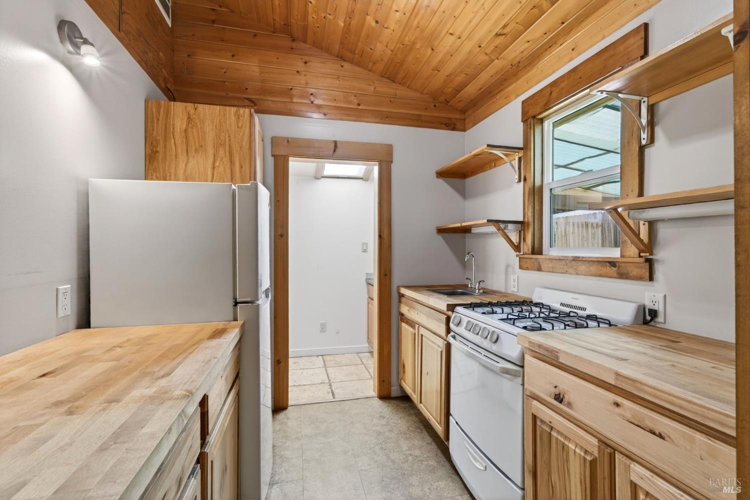 Detail Gallery Image 18 of 36 For 441 N Jefferson St, Cloverdale,  CA 95425 - 2 Beds | 1 Baths