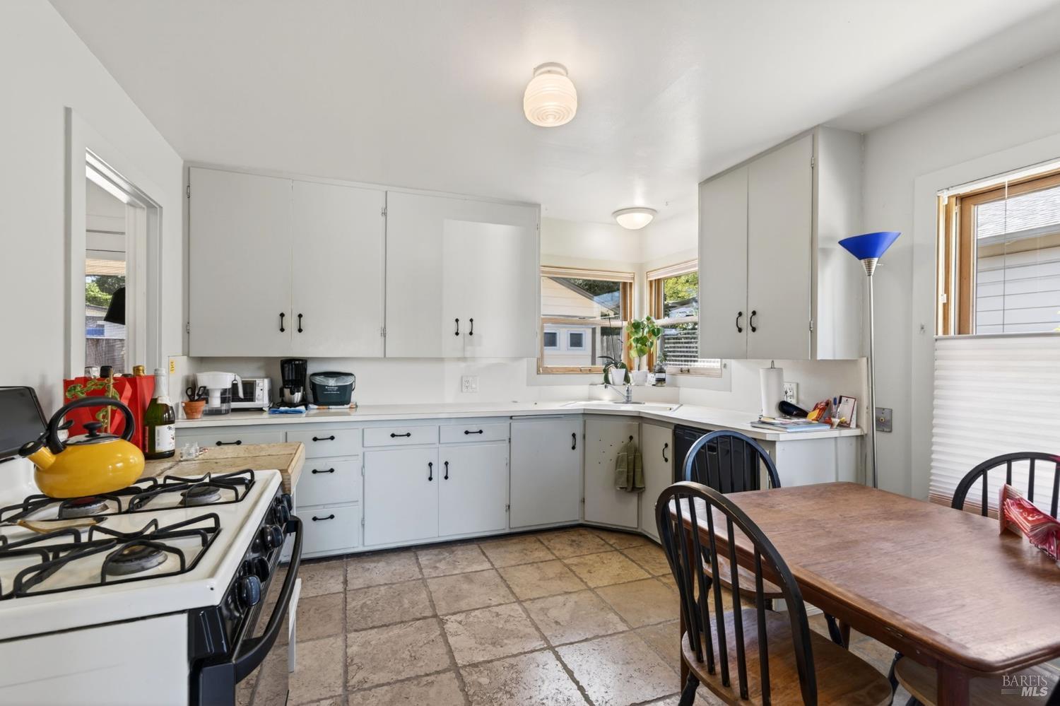 Detail Gallery Image 5 of 36 For 441 N Jefferson St, Cloverdale,  CA 95425 - 2 Beds | 1 Baths