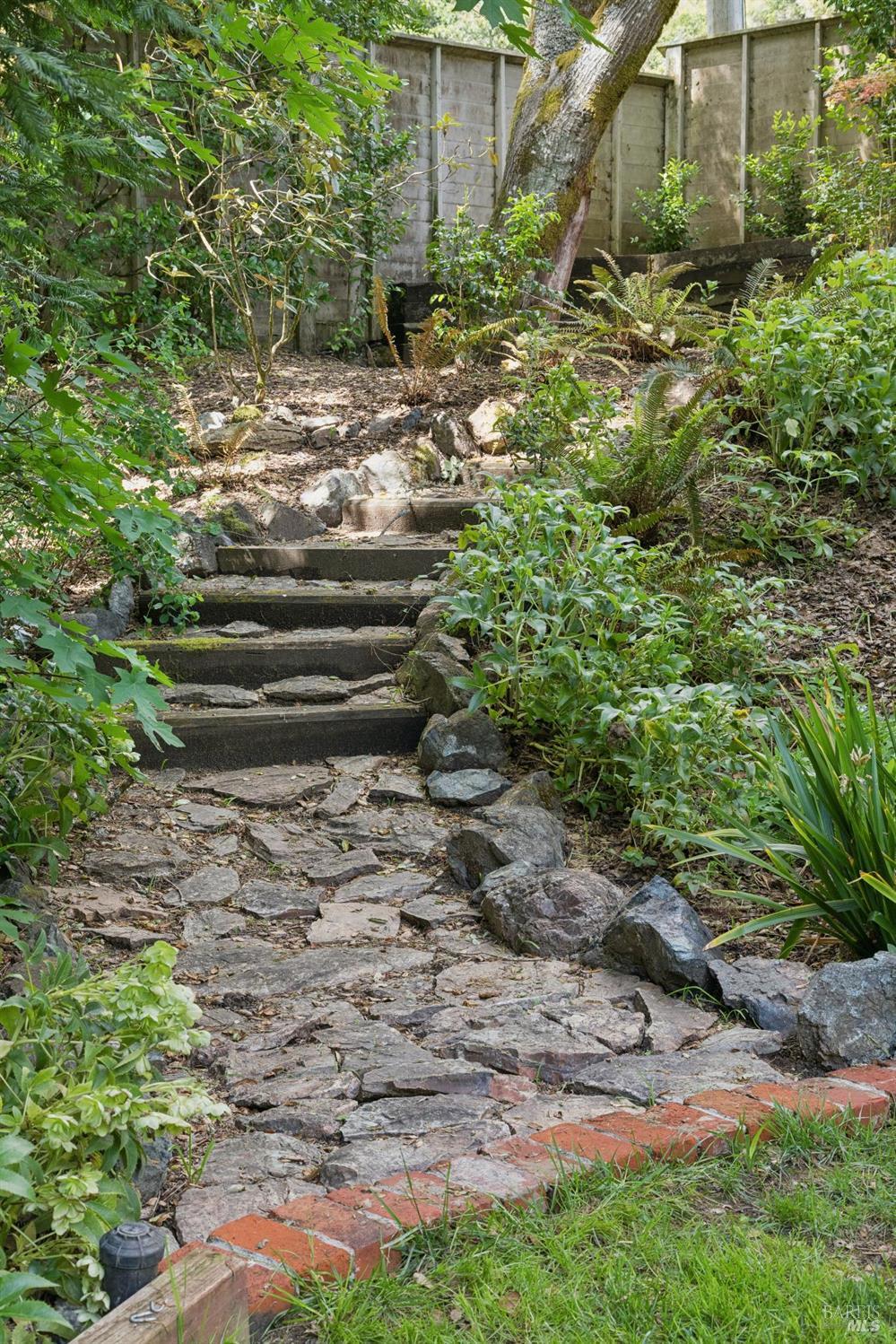 Detail Gallery Image 80 of 89 For 6601 Sir Francis Drake Blvd, Forest Knolls,  CA 94933 - 3 Beds | 2/1 Baths