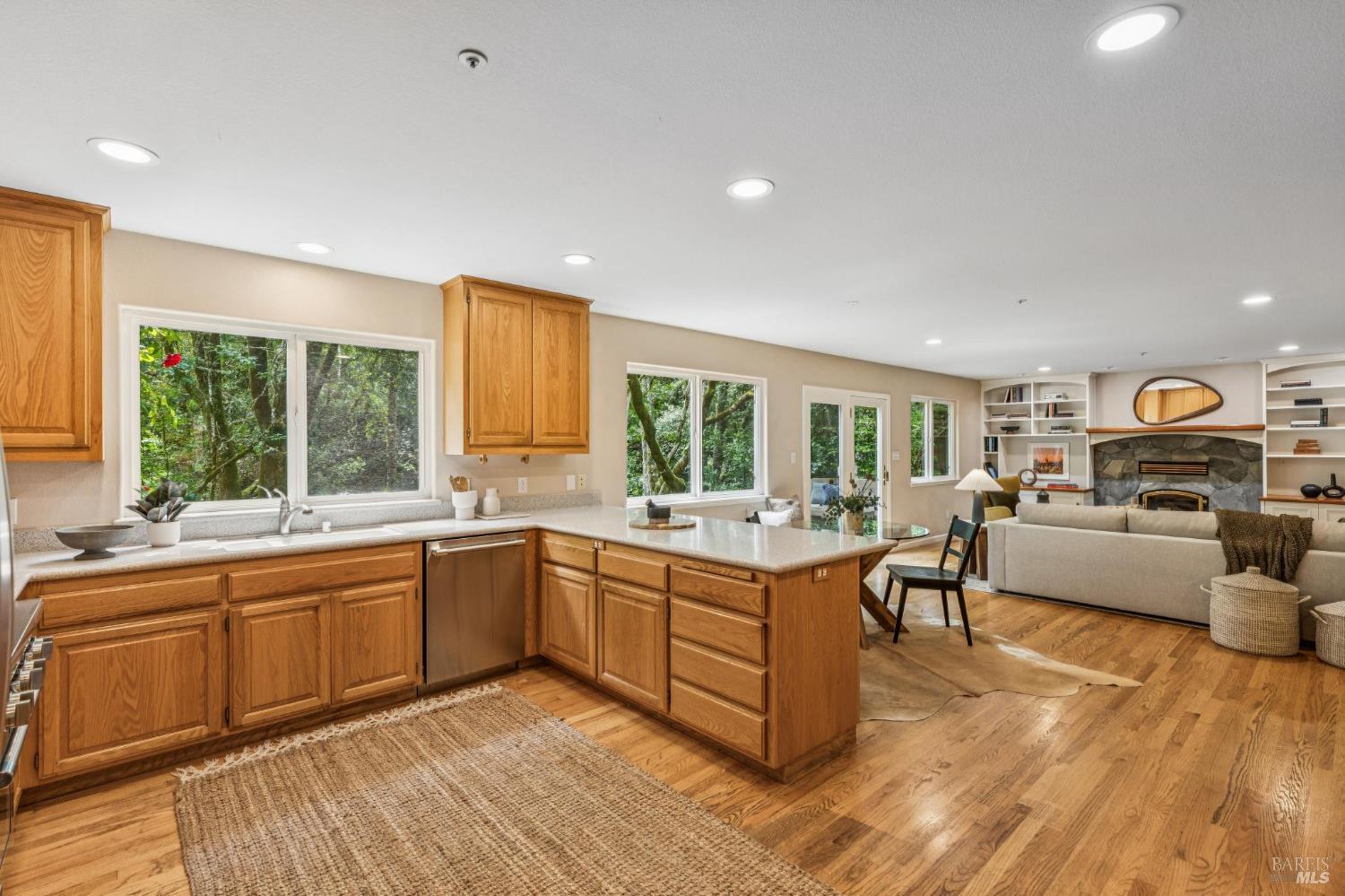 Detail Gallery Image 24 of 89 For 6601 Sir Francis Drake Blvd, Forest Knolls,  CA 94933 - 3 Beds | 2/1 Baths