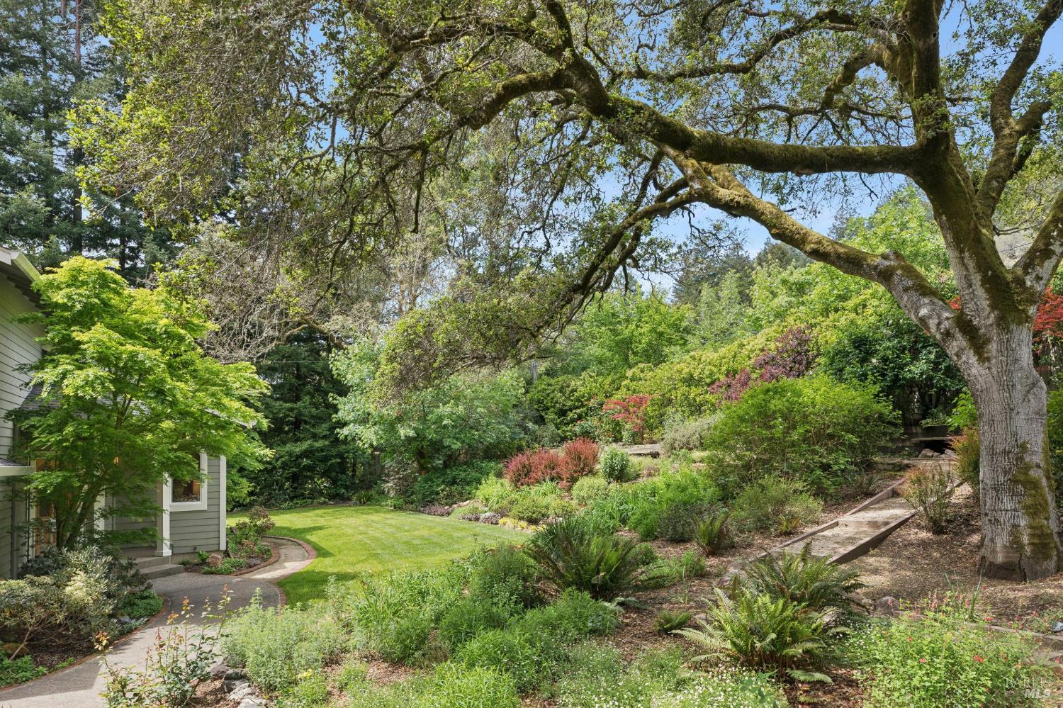 Detail Gallery Image 5 of 89 For 6601 Sir Francis Drake Blvd, Forest Knolls,  CA 94933 - 3 Beds | 2/1 Baths