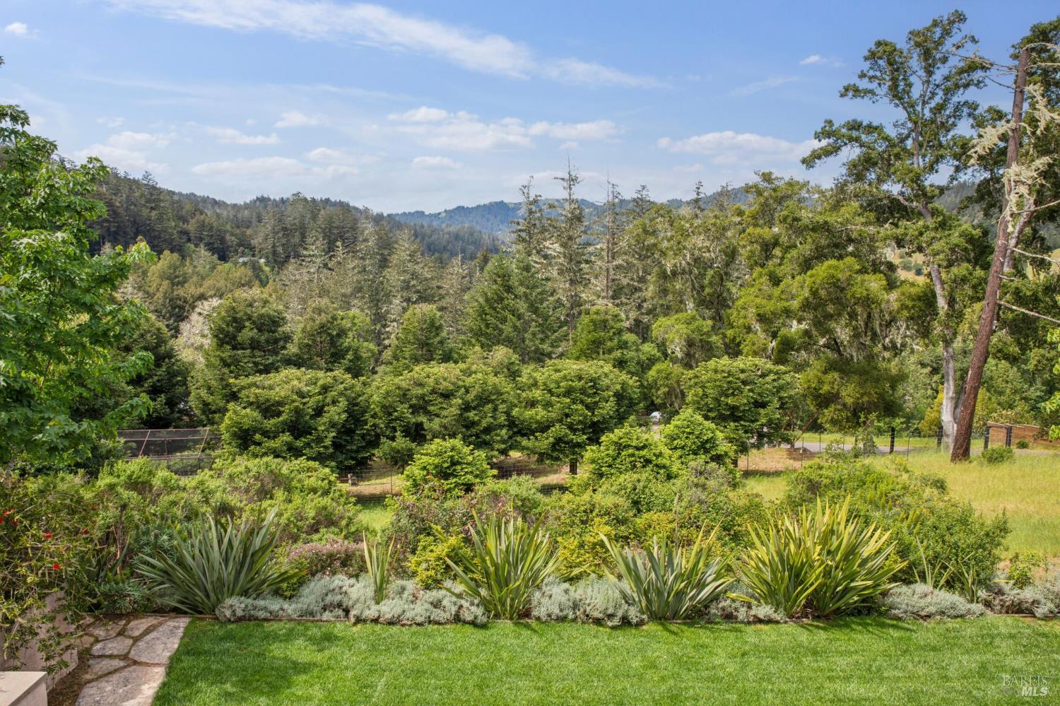 Detail Gallery Image 28 of 80 For 12 Chaparral Ln, San Geronimo,  CA 94963 - 4 Beds | 3/1 Baths