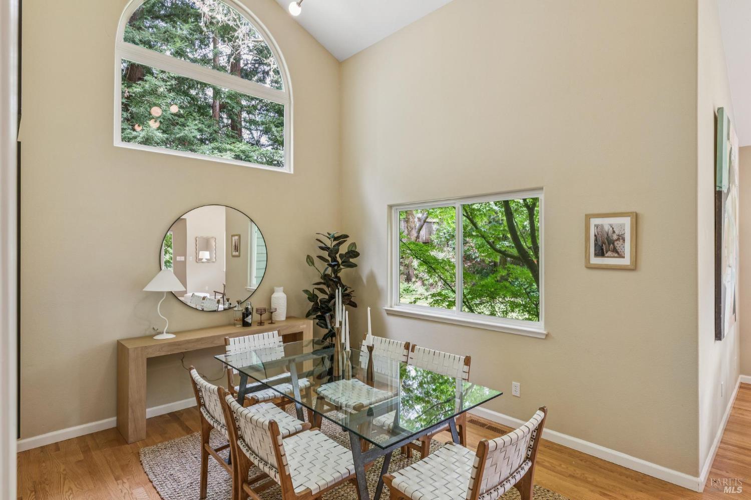 Detail Gallery Image 20 of 89 For 6601 Sir Francis Drake Blvd, Forest Knolls,  CA 94933 - 3 Beds | 2/1 Baths