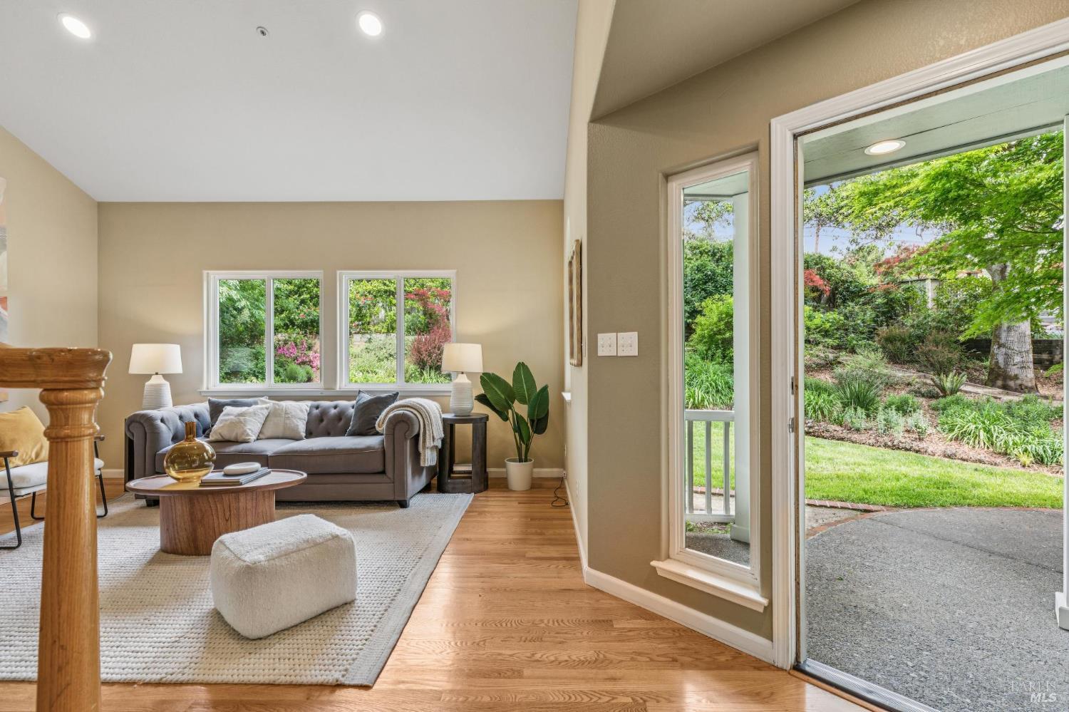 Detail Gallery Image 14 of 89 For 6601 Sir Francis Drake Blvd, Forest Knolls,  CA 94933 - 3 Beds | 2/1 Baths