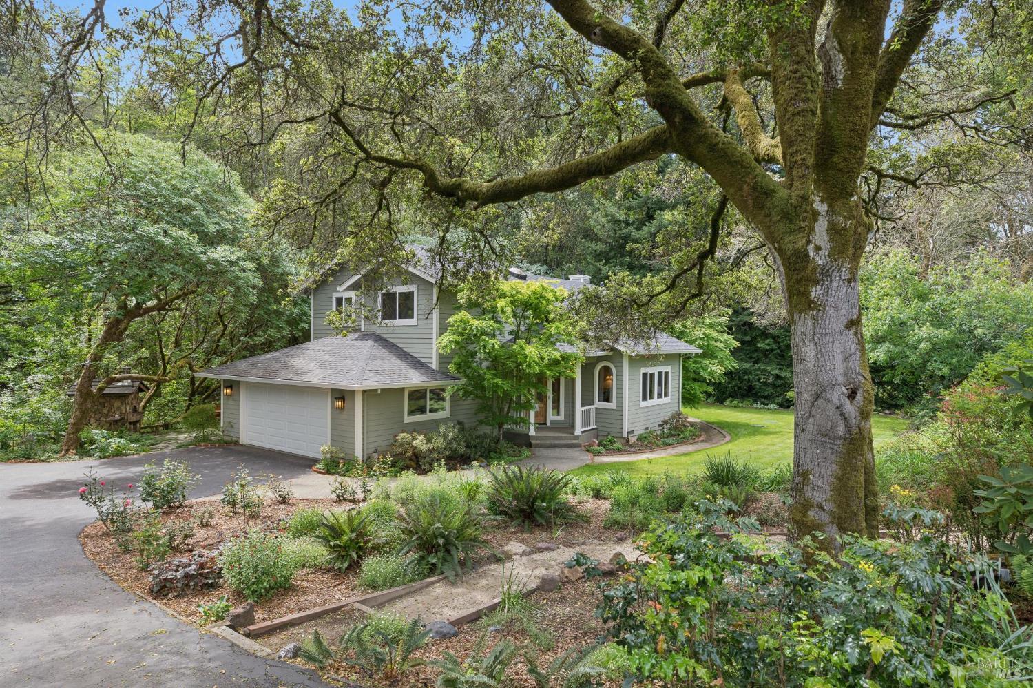 Detail Gallery Image 3 of 89 For 6601 Sir Francis Drake Blvd, Forest Knolls,  CA 94933 - 3 Beds | 2/1 Baths