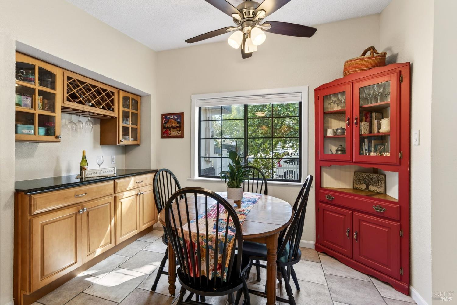 Detail Gallery Image 6 of 26 For 1898 Elm St, Ukiah,  CA 95482 - 2 Beds | 2 Baths