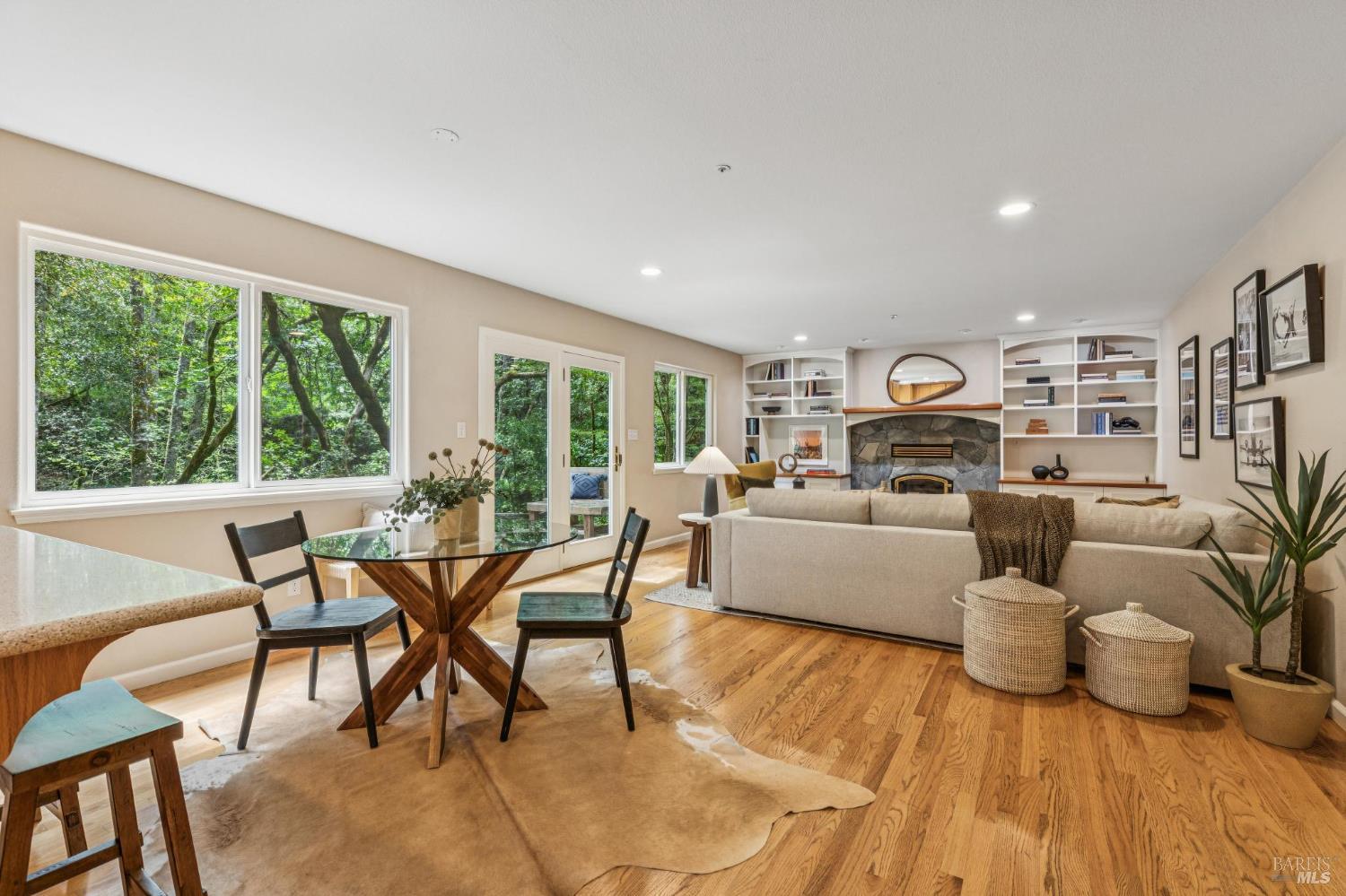 Detail Gallery Image 28 of 89 For 6601 Sir Francis Drake Blvd, Forest Knolls,  CA 94933 - 3 Beds | 2/1 Baths