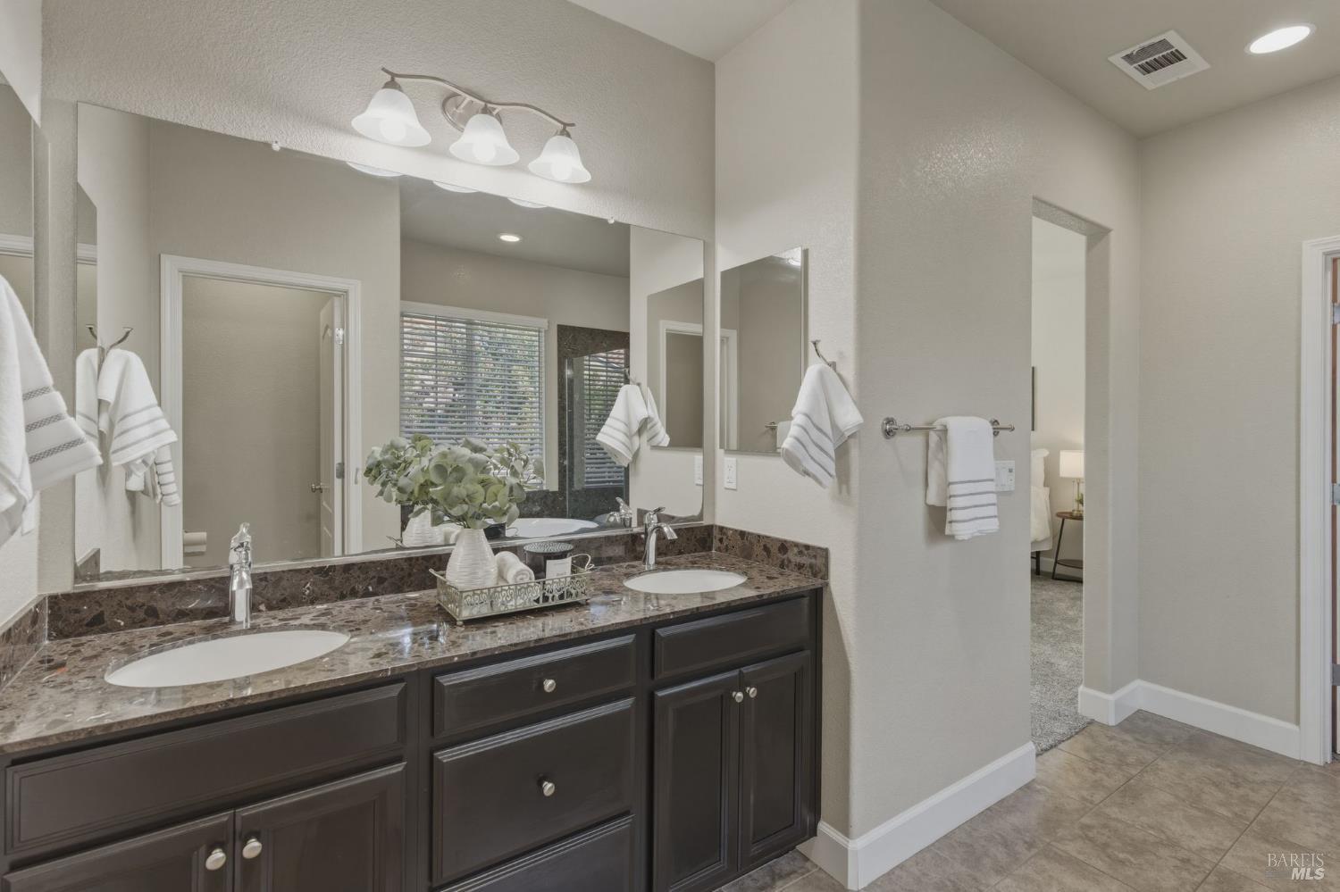 Detail Gallery Image 24 of 42 For 212 Juneau Dr, Vacaville,  CA 95687 - 3 Beds | 2/1 Baths