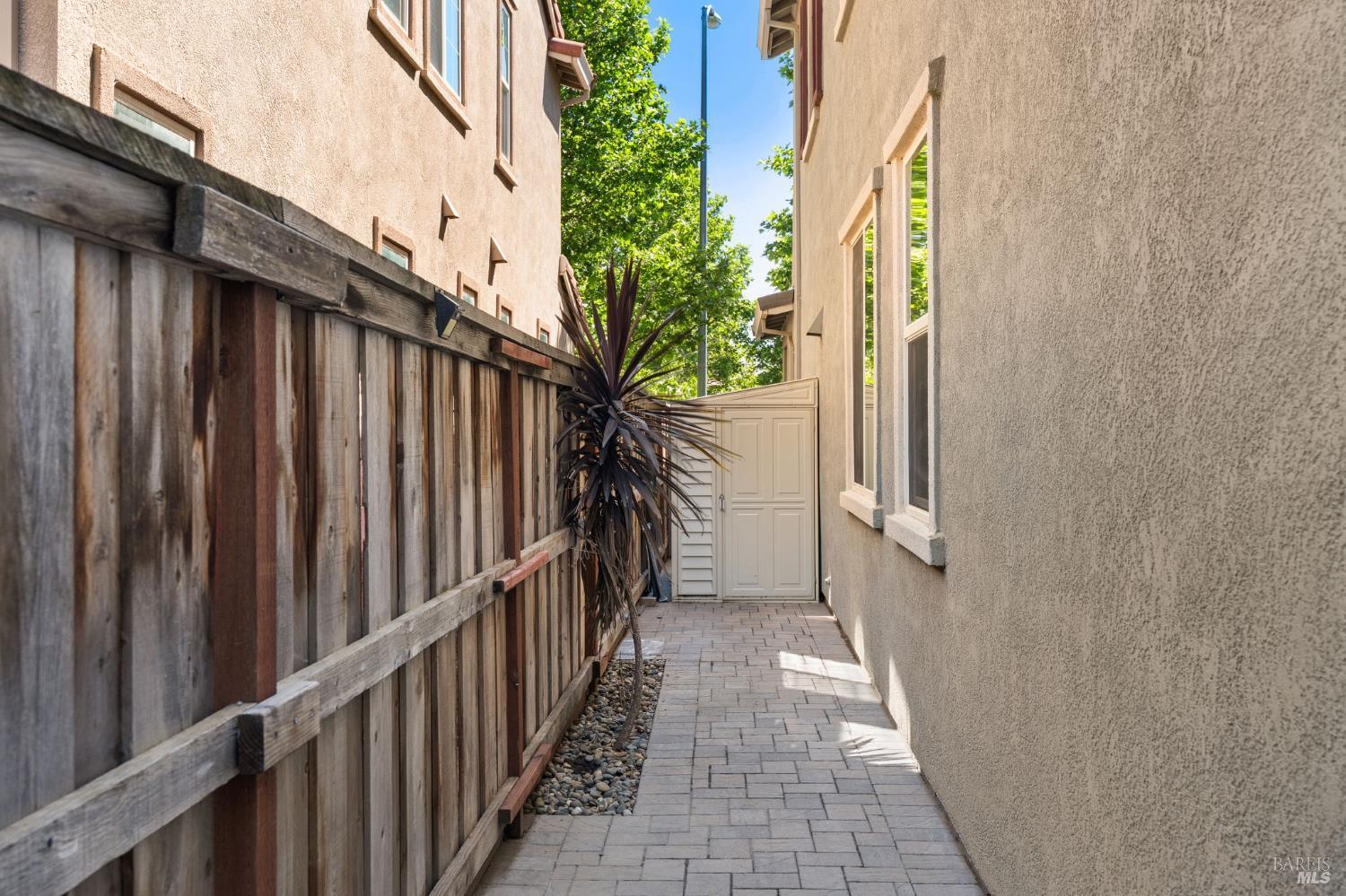 Detail Gallery Image 34 of 42 For 212 Juneau Dr, Vacaville,  CA 95687 - 3 Beds | 2/1 Baths