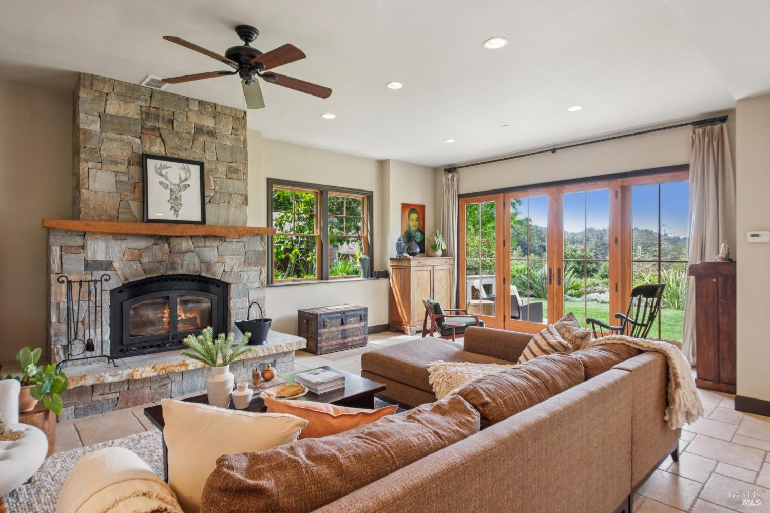 Detail Gallery Image 14 of 80 For 12 Chaparral Ln, San Geronimo,  CA 94963 - 4 Beds | 3/1 Baths