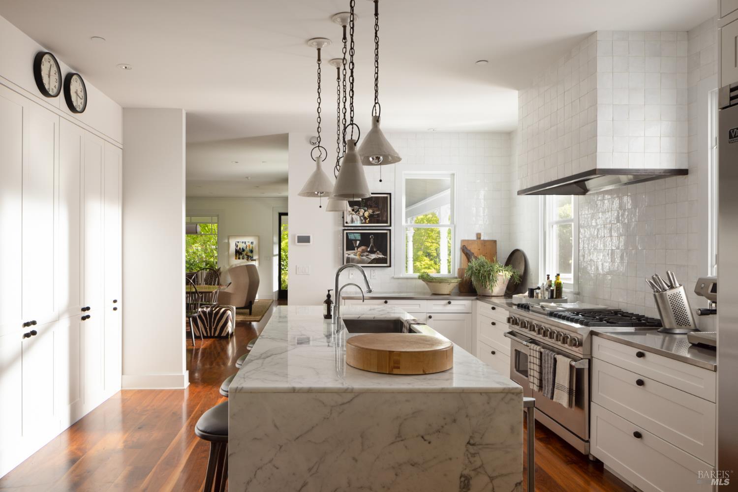 Detail Gallery Image 2 of 51 For 1331 Stockton St, Saint Helena,  CA 94574 - 3 Beds | 2/1 Baths