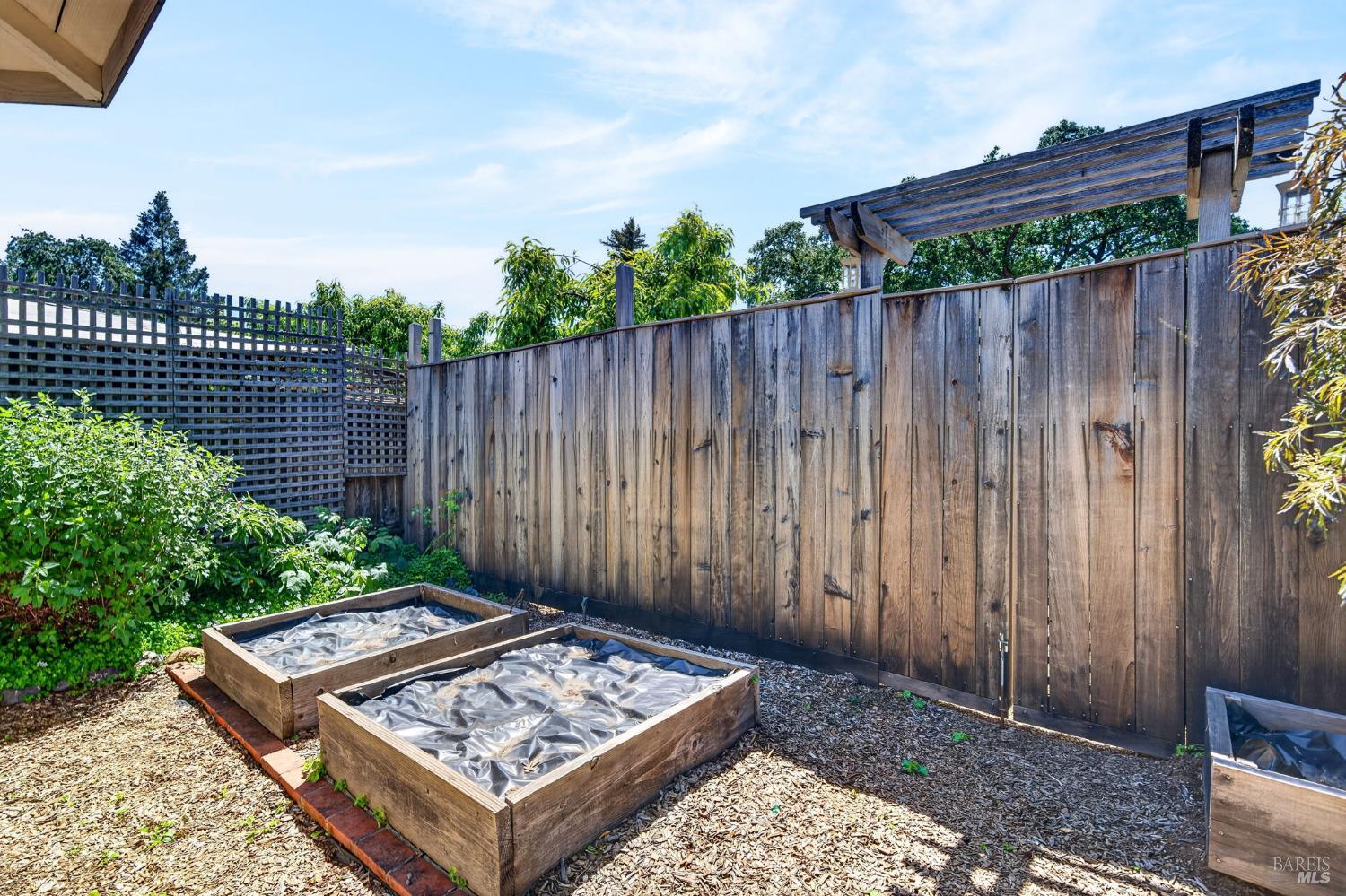 Detail Gallery Image 16 of 36 For 441 N Jefferson St, Cloverdale,  CA 95425 - 2 Beds | 1 Baths