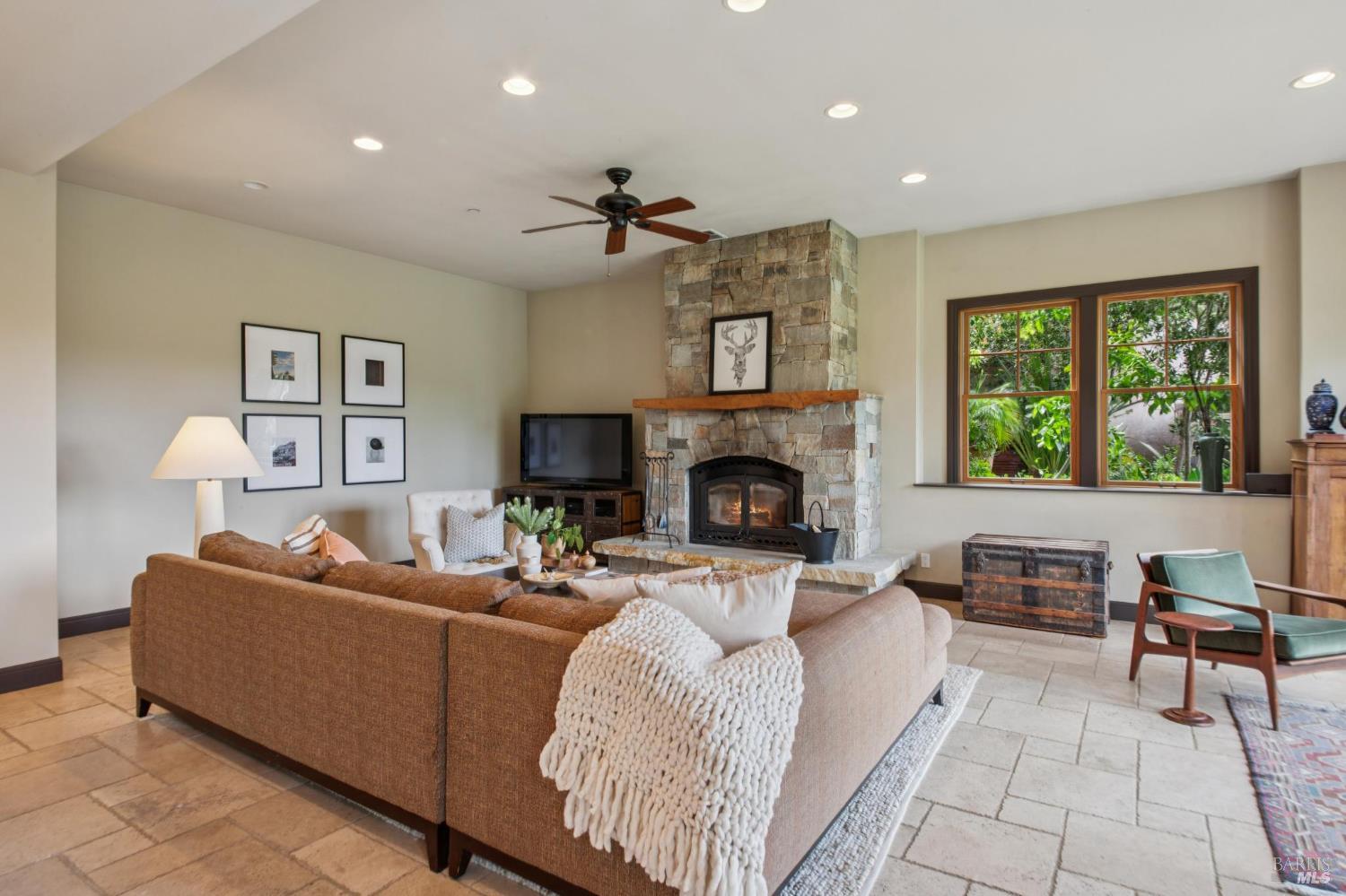 Detail Gallery Image 10 of 80 For 12 Chaparral Ln, San Geronimo,  CA 94963 - 4 Beds | 3/1 Baths