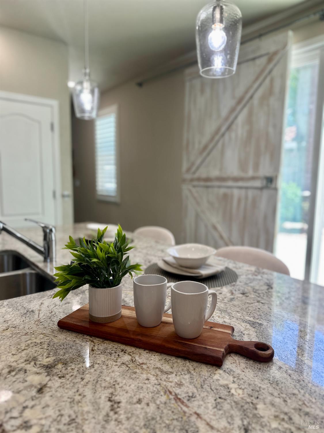 Detail Gallery Image 10 of 42 For 212 Juneau Dr, Vacaville,  CA 95687 - 3 Beds | 2/1 Baths