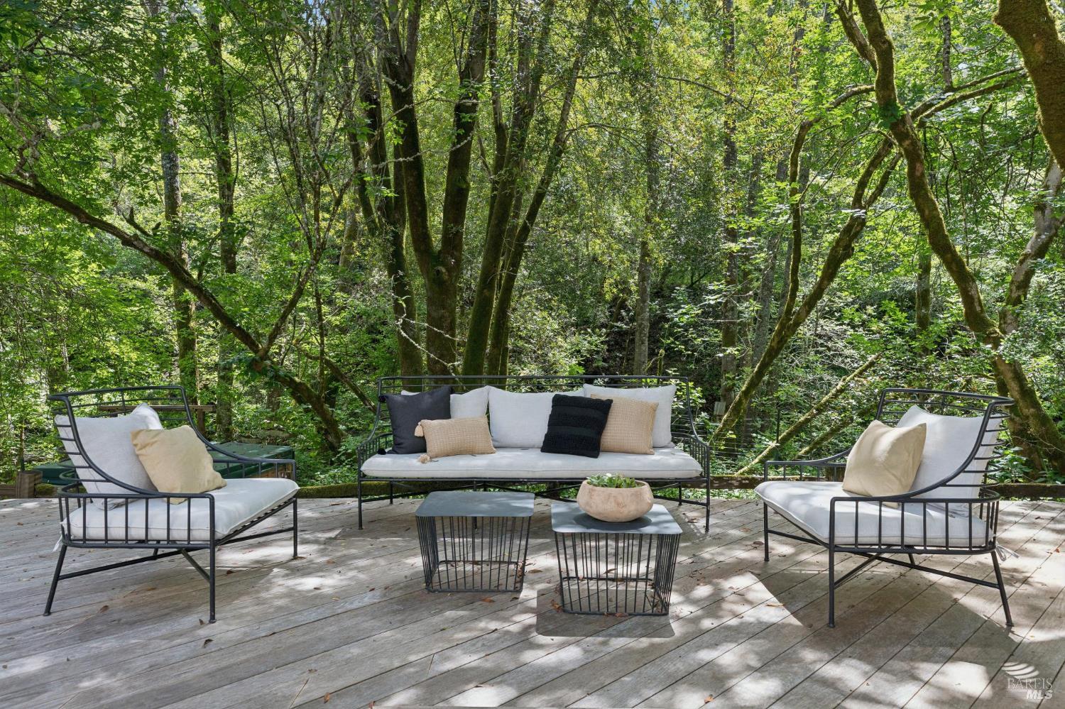 Detail Gallery Image 61 of 89 For 6601 Sir Francis Drake Blvd, Forest Knolls,  CA 94933 - 3 Beds | 2/1 Baths