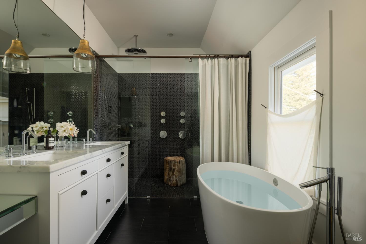 Detail Gallery Image 27 of 51 For 1331 Stockton St, Saint Helena,  CA 94574 - 3 Beds | 2/1 Baths