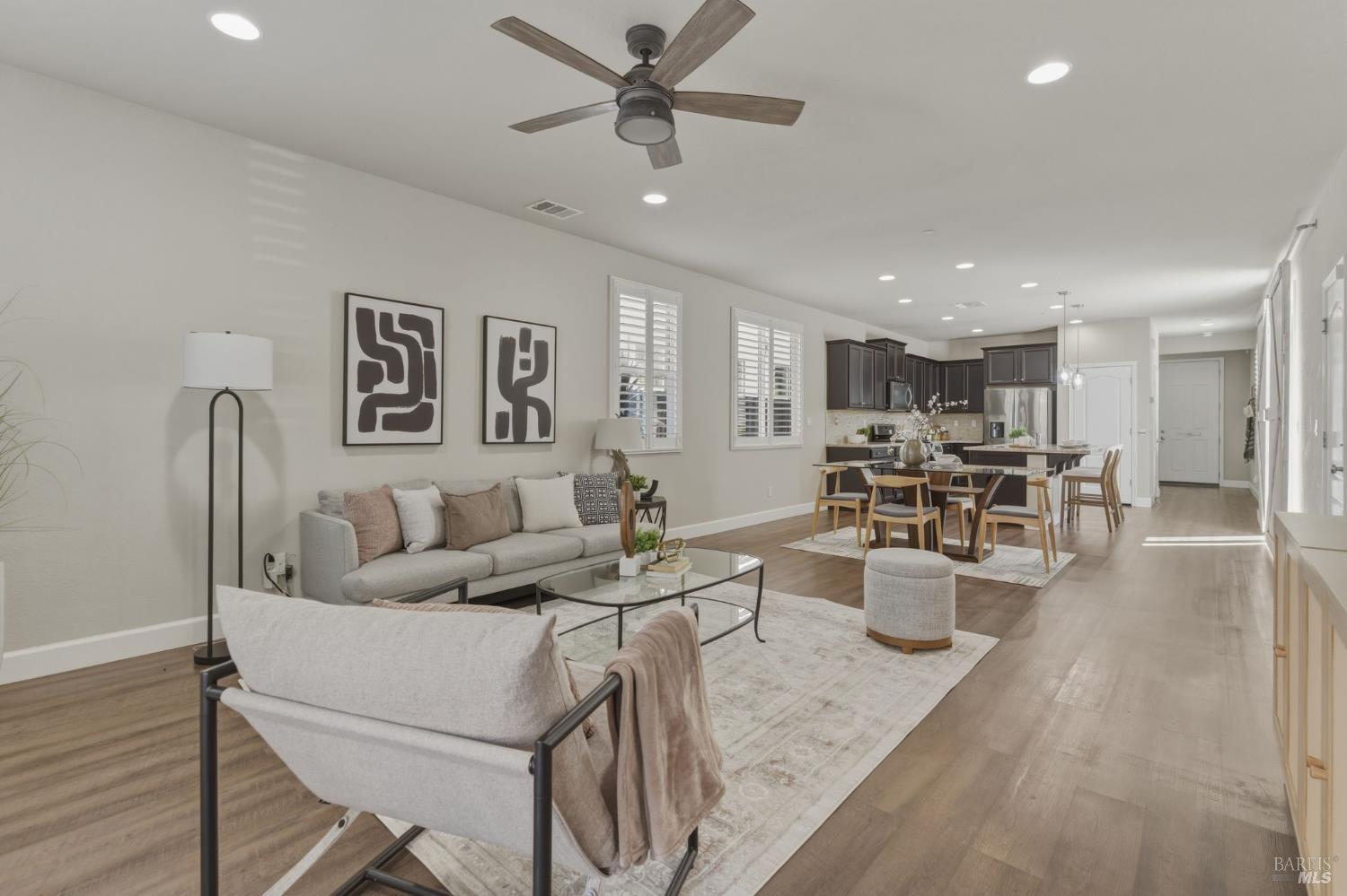 Detail Gallery Image 12 of 42 For 212 Juneau Dr, Vacaville,  CA 95687 - 3 Beds | 2/1 Baths