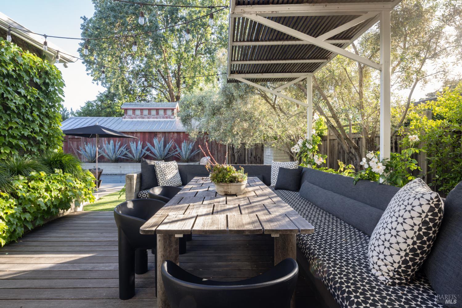 Detail Gallery Image 35 of 51 For 1331 Stockton St, Saint Helena,  CA 94574 - 3 Beds | 2/1 Baths