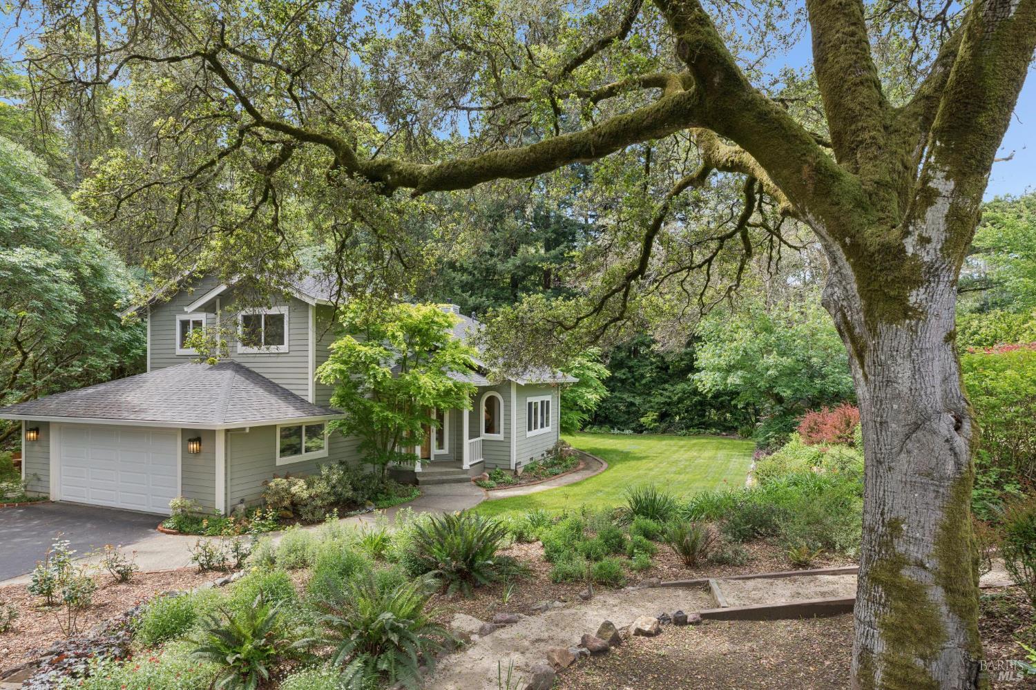 Detail Gallery Image 4 of 89 For 6601 Sir Francis Drake Blvd, Forest Knolls,  CA 94933 - 3 Beds | 2/1 Baths