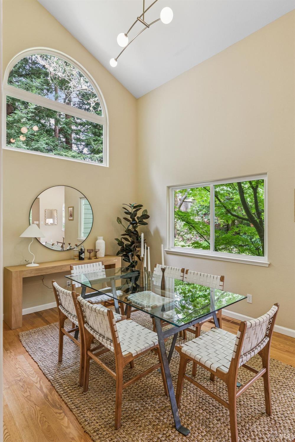 Detail Gallery Image 21 of 89 For 6601 Sir Francis Drake Blvd, Forest Knolls,  CA 94933 - 3 Beds | 2/1 Baths